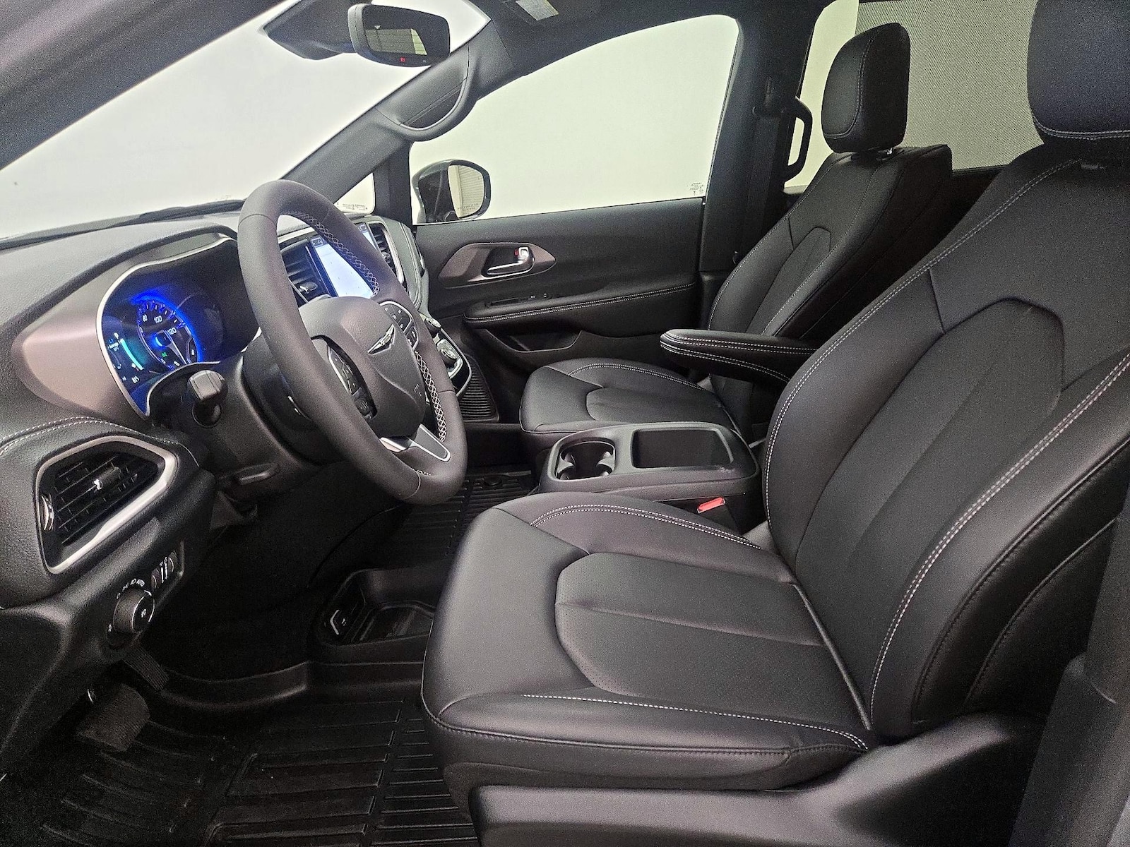 2025 Chrysler Pacifica Select - Photo 12