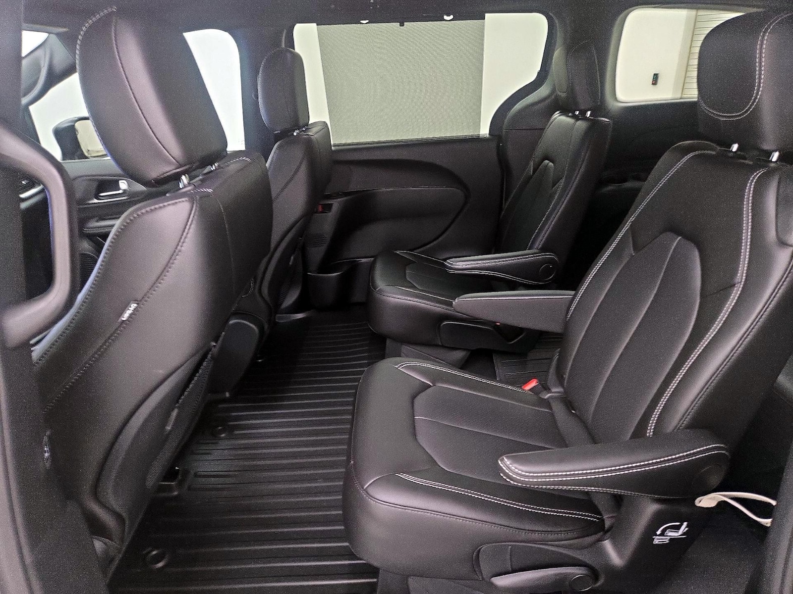 2025 Chrysler Pacifica Select - Photo 20
