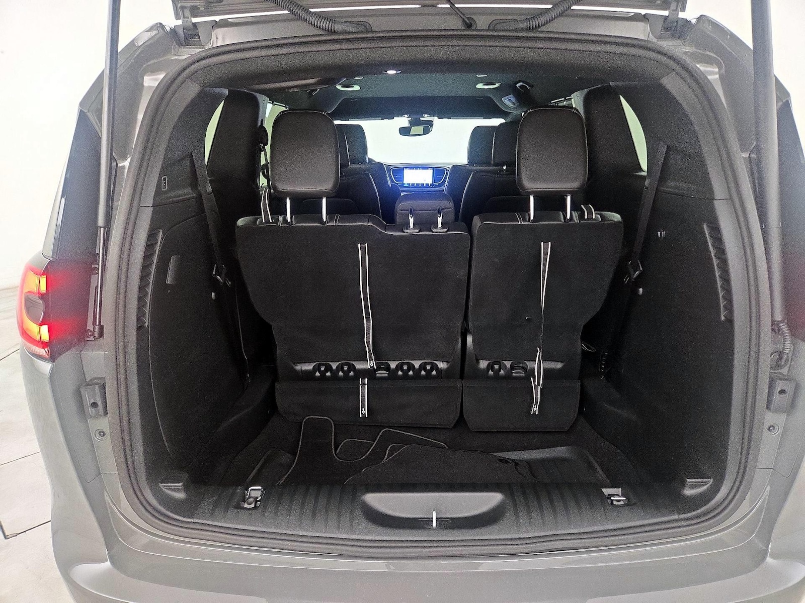 2025 Chrysler Pacifica Select - Photo 22