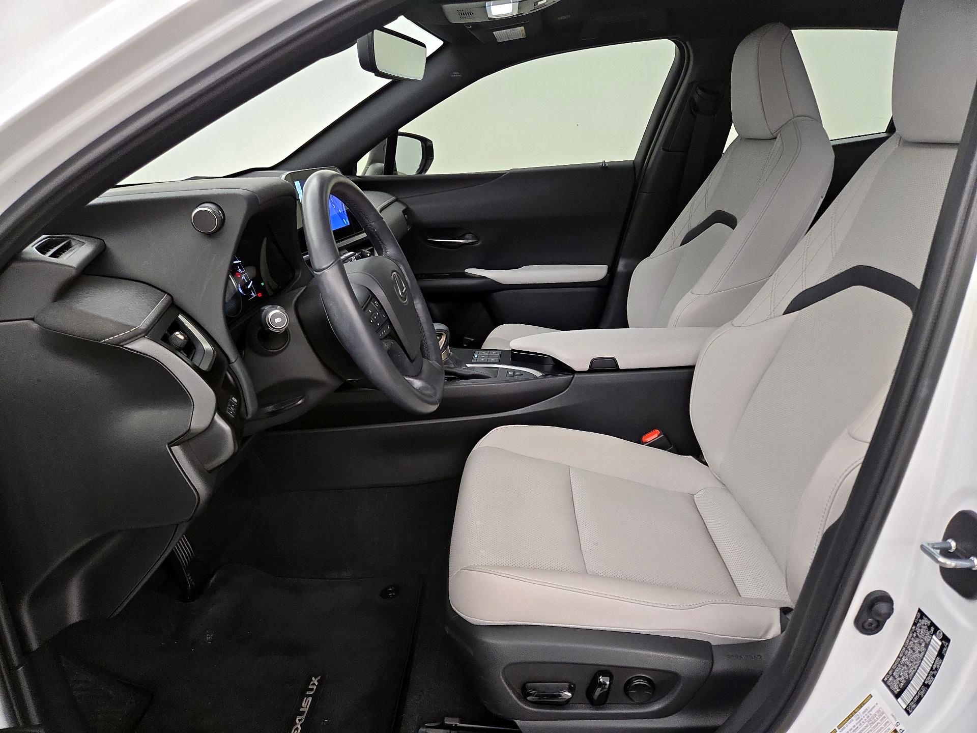 Thumbnail: 2024 Lexus UX - 11