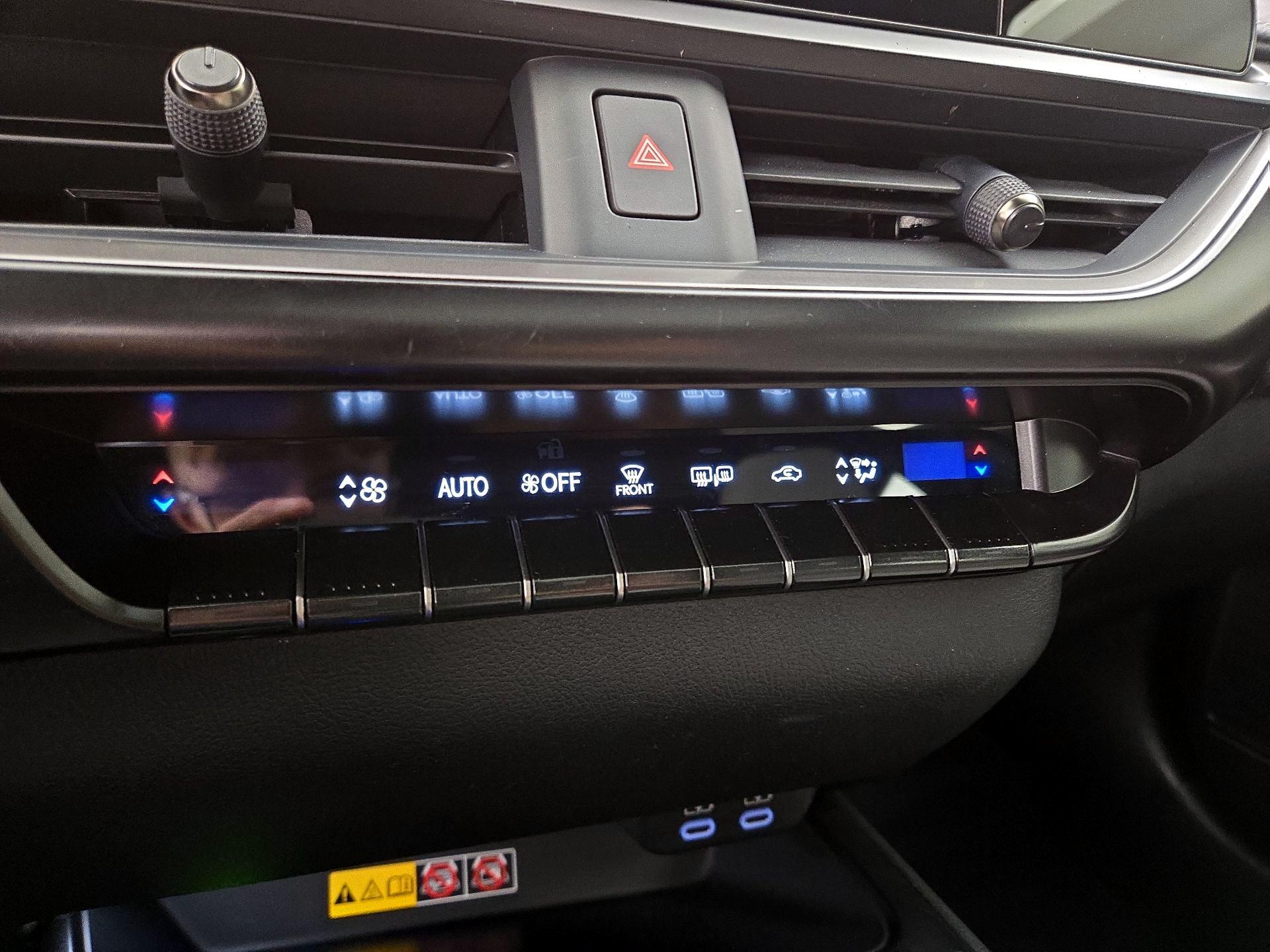 Thumbnail: 2024 Lexus UX - 16