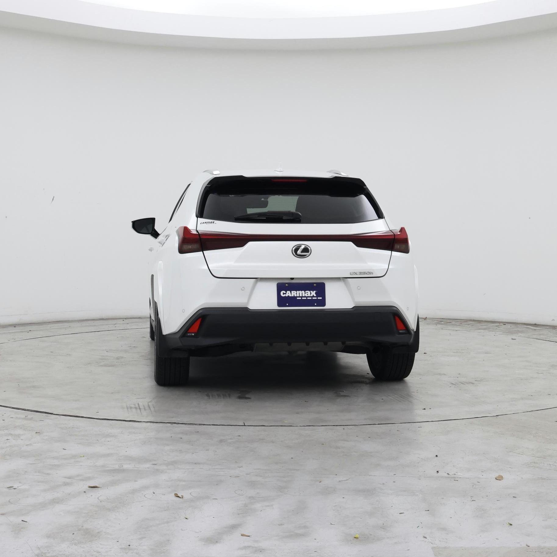 Thumbnail: 2024 Lexus UX - 6