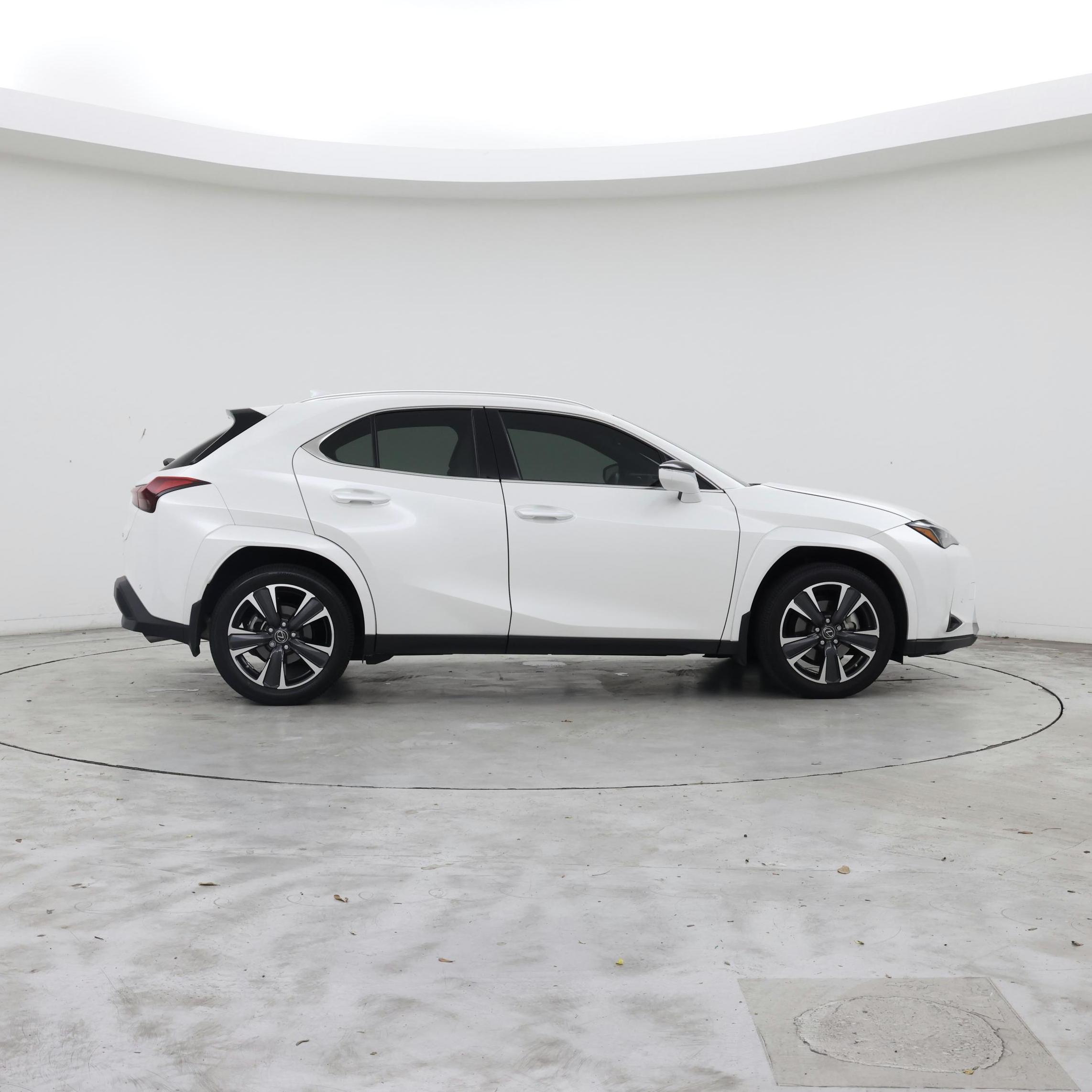 Thumbnail: 2024 Lexus UX - 7