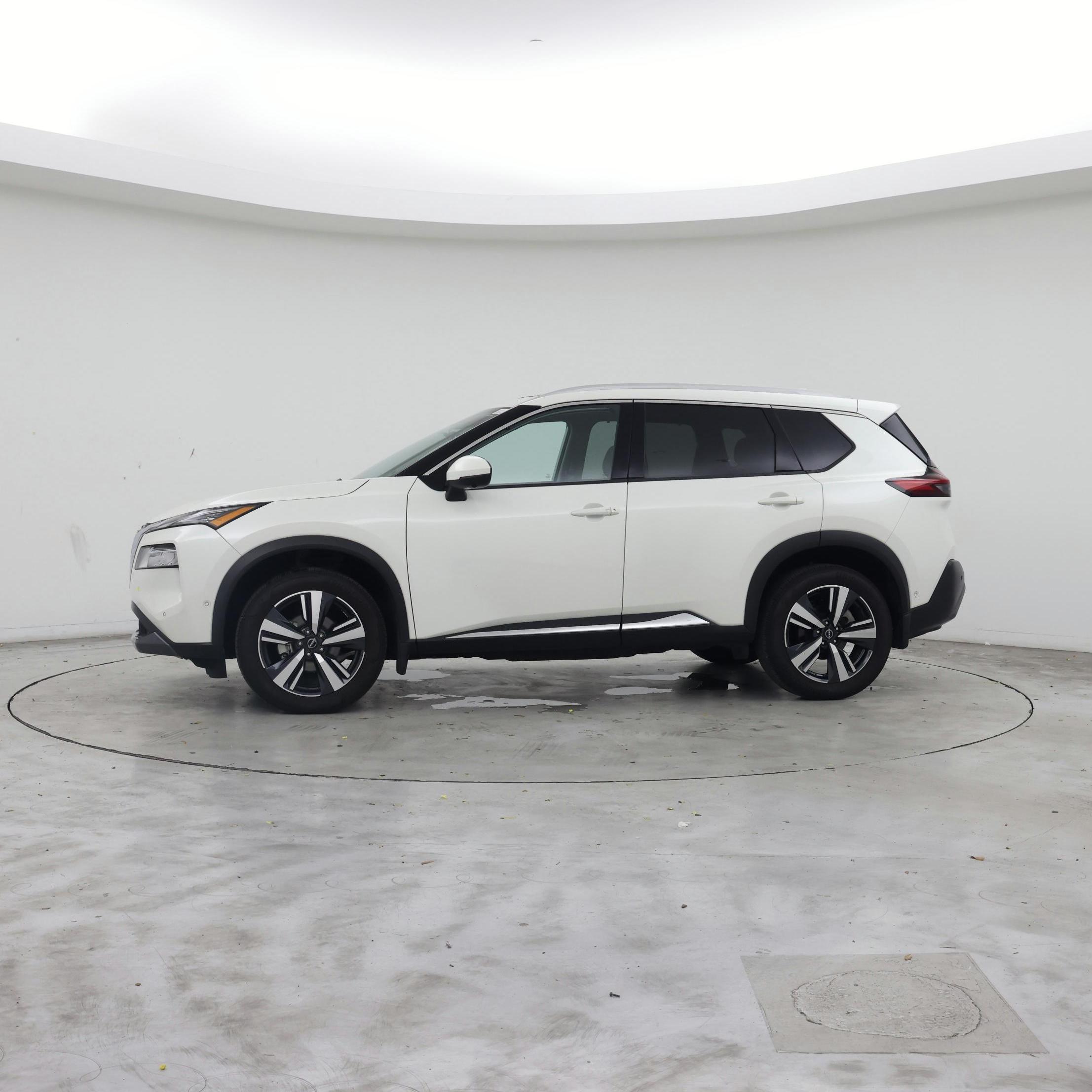 Thumbnail: 2023 Nissan Rogue - 3