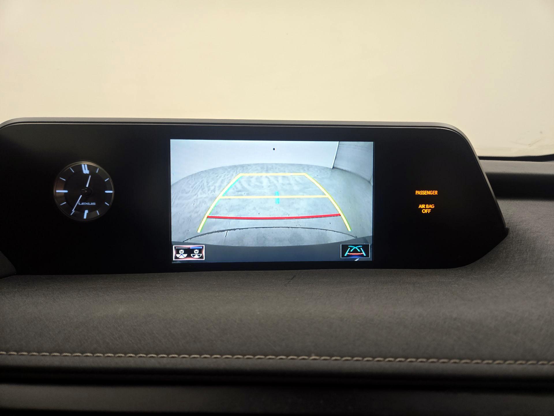 Thumbnail: 2019 Lexus UX - 14