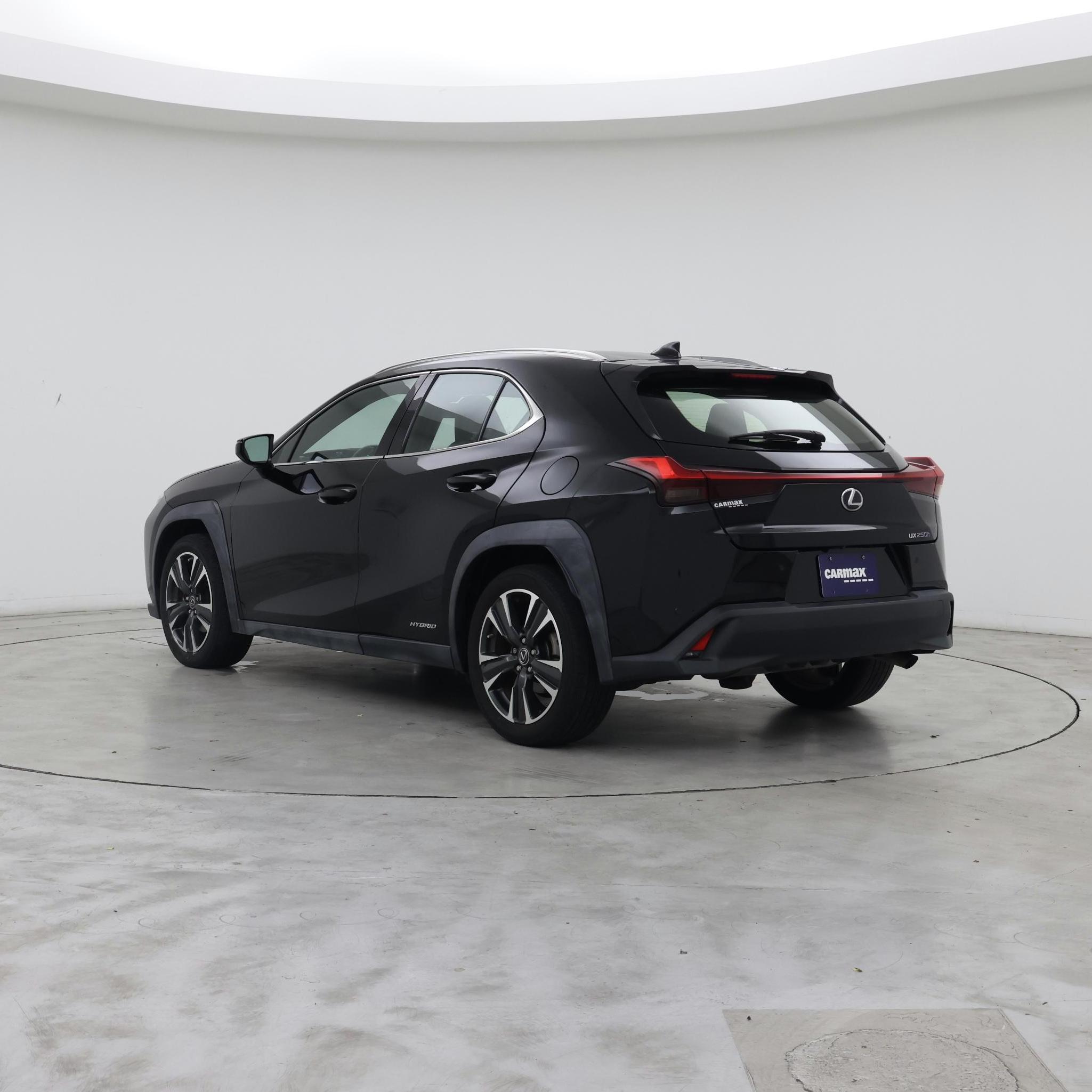 Thumbnail: 2019 Lexus UX - 2