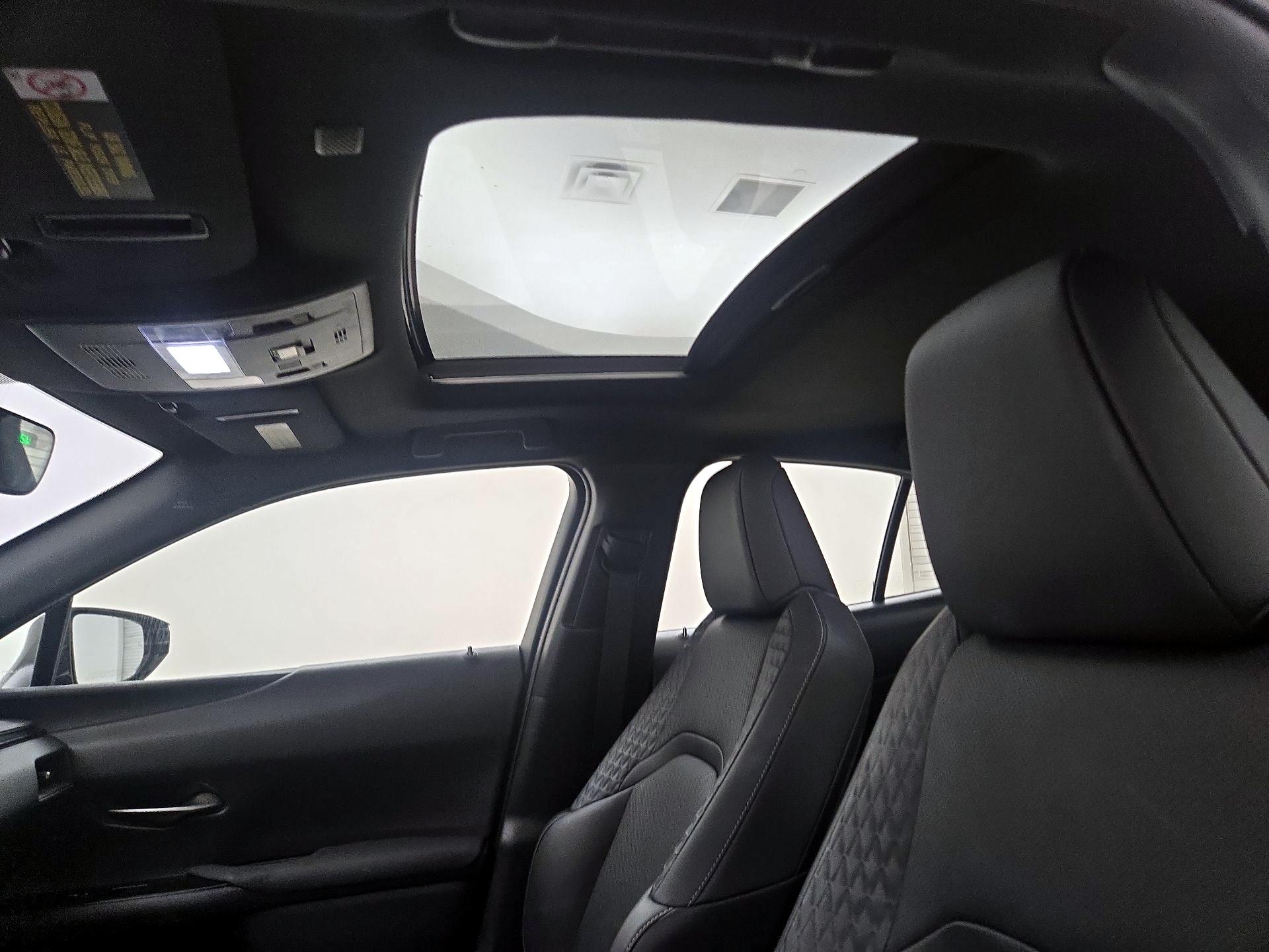 Thumbnail: 2019 Lexus UX - 19