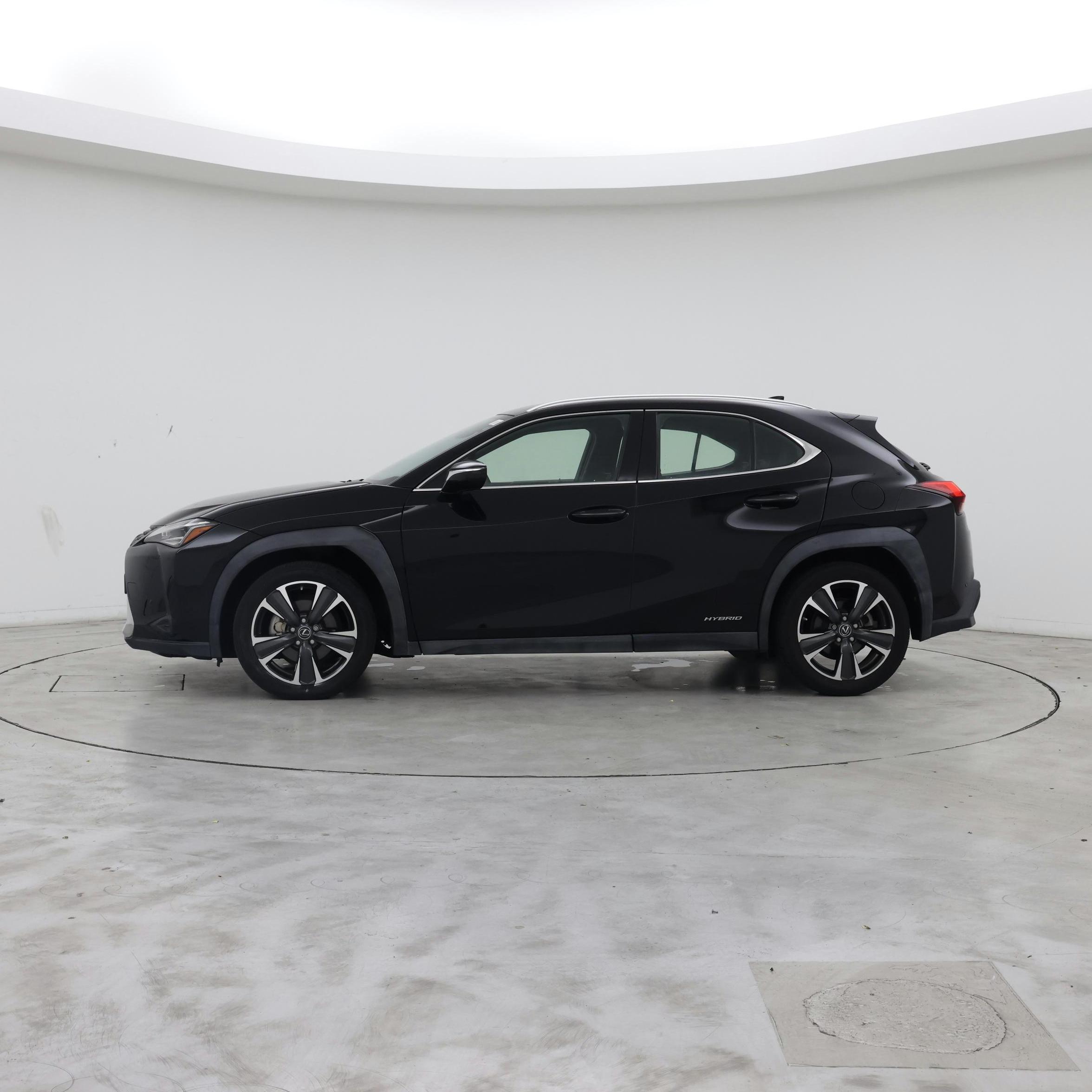 Thumbnail: 2019 Lexus UX - 3