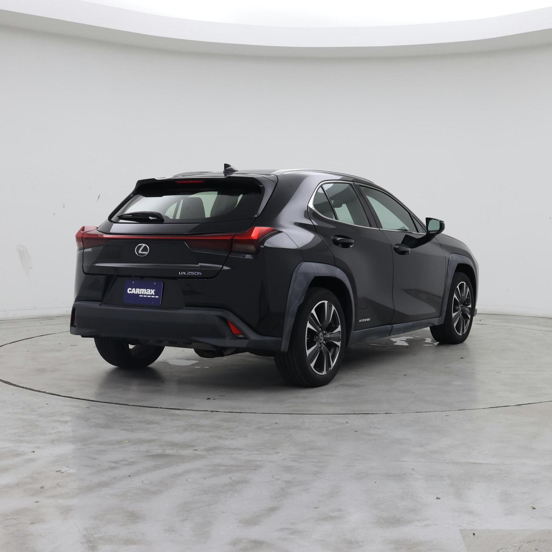 Thumbnail: 2019 Lexus UX - 8