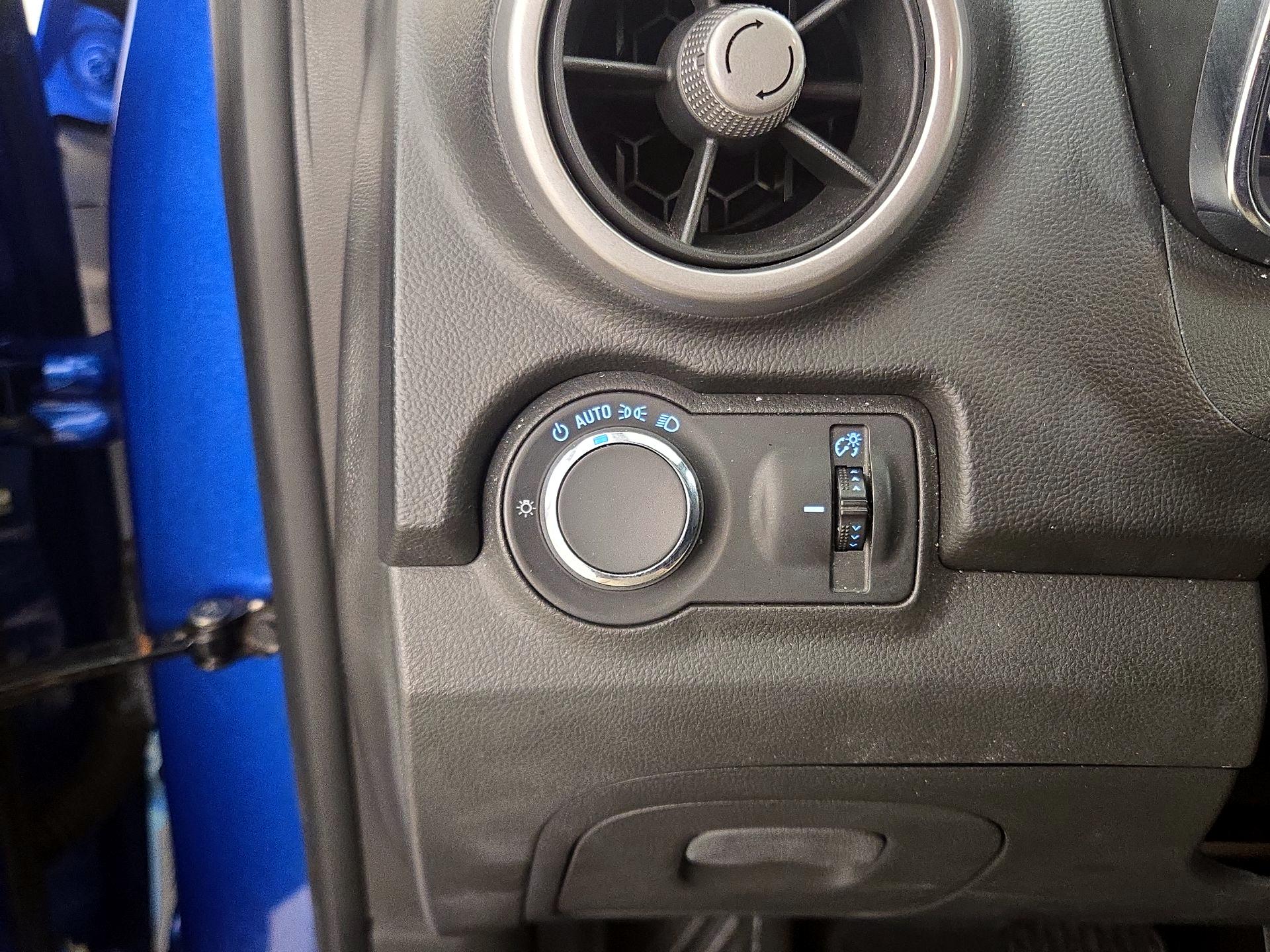 Thumbnail: 2016 Chevrolet Trax - 13