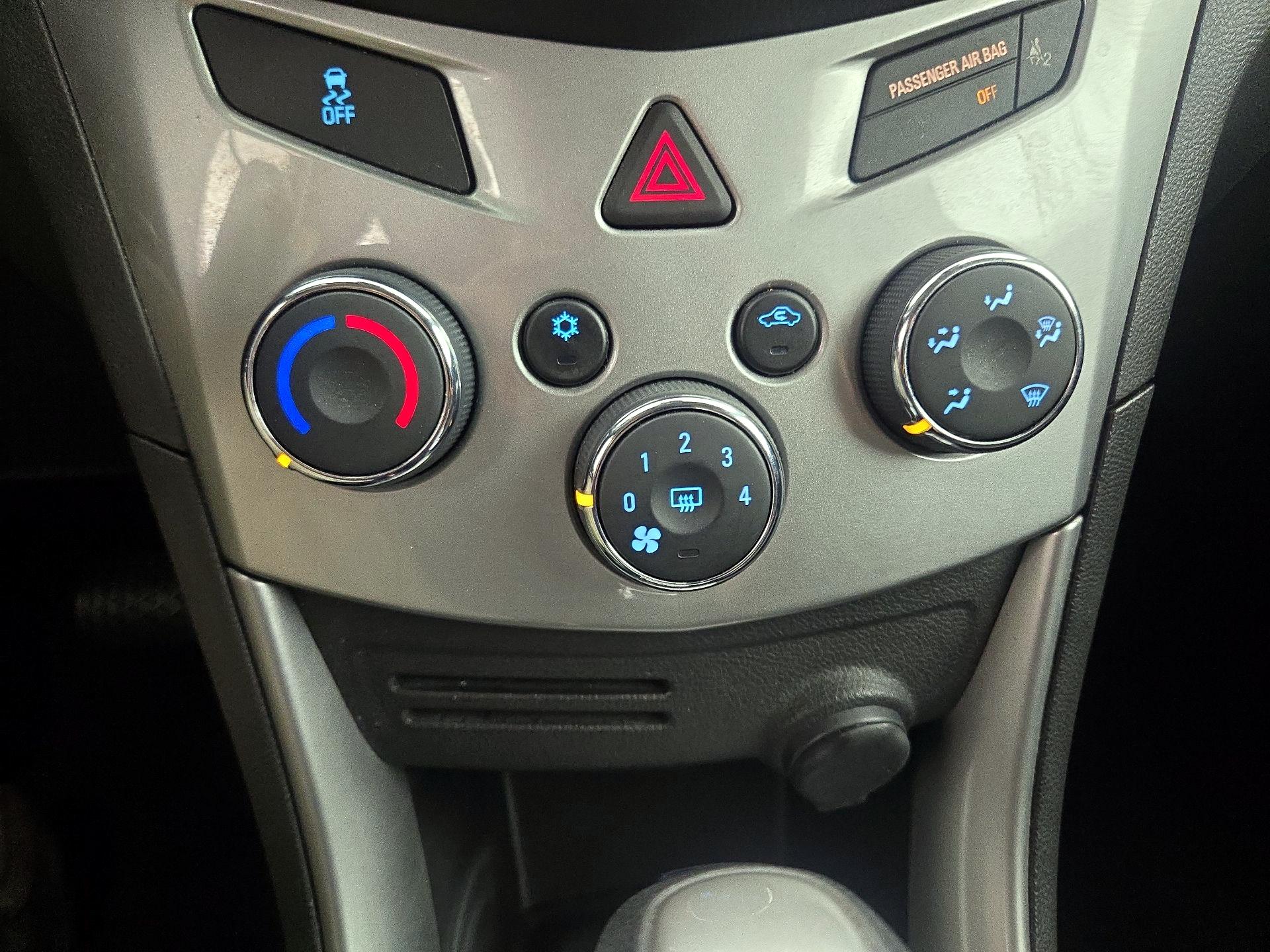 Thumbnail: 2016 Chevrolet Trax - 16