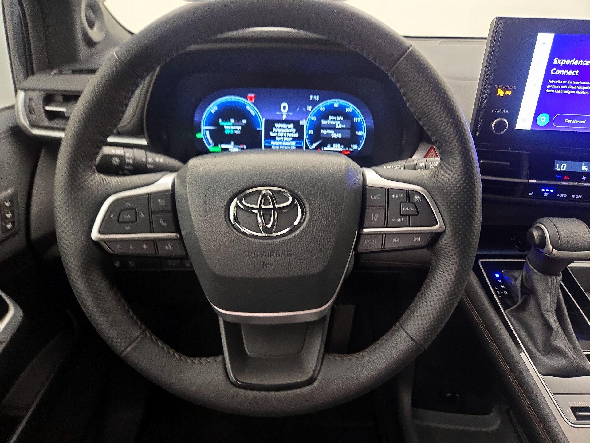 Thumbnail: 2025 Toyota Sienna - 10