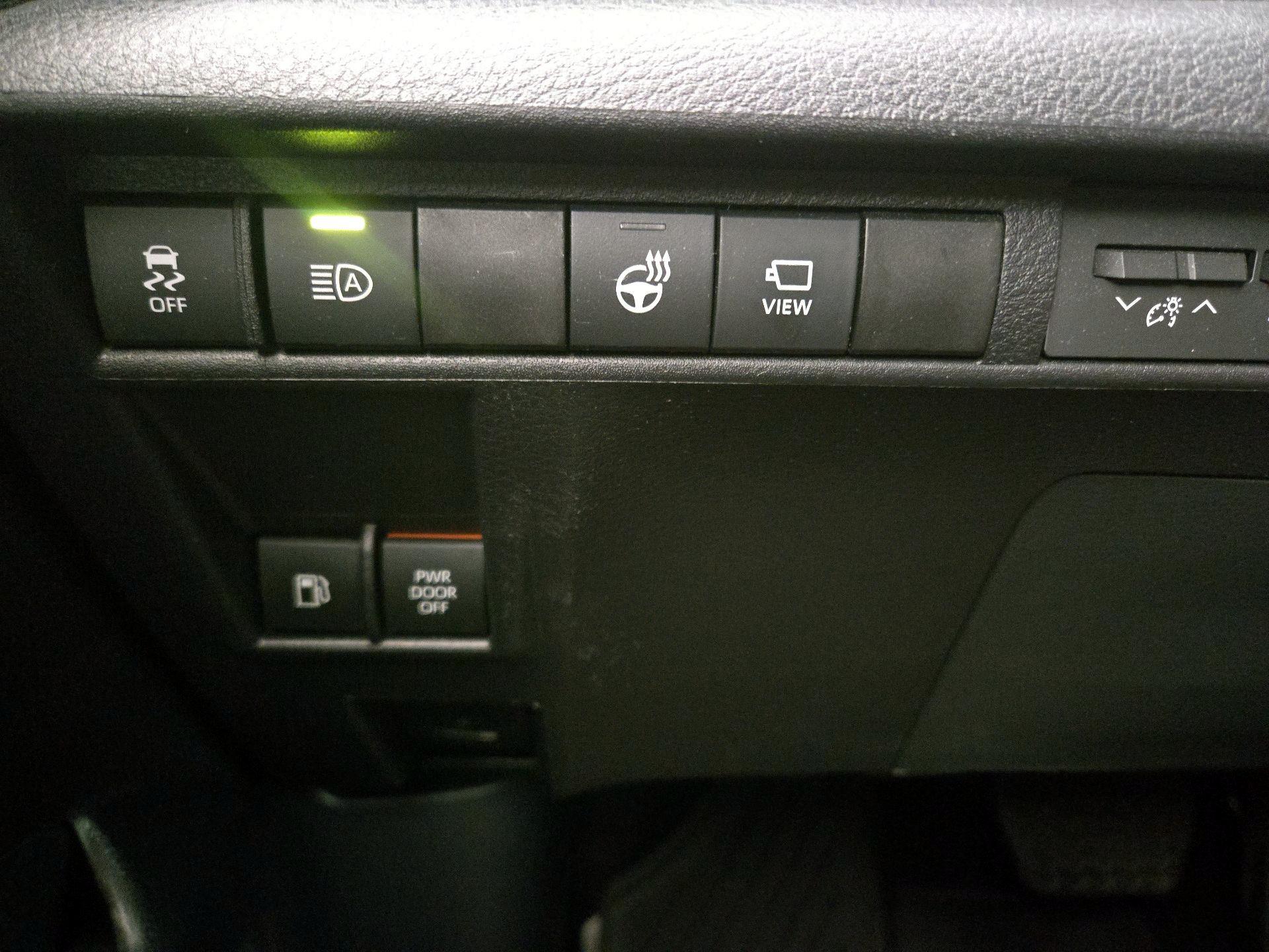 Thumbnail: 2025 Toyota Sienna - 13