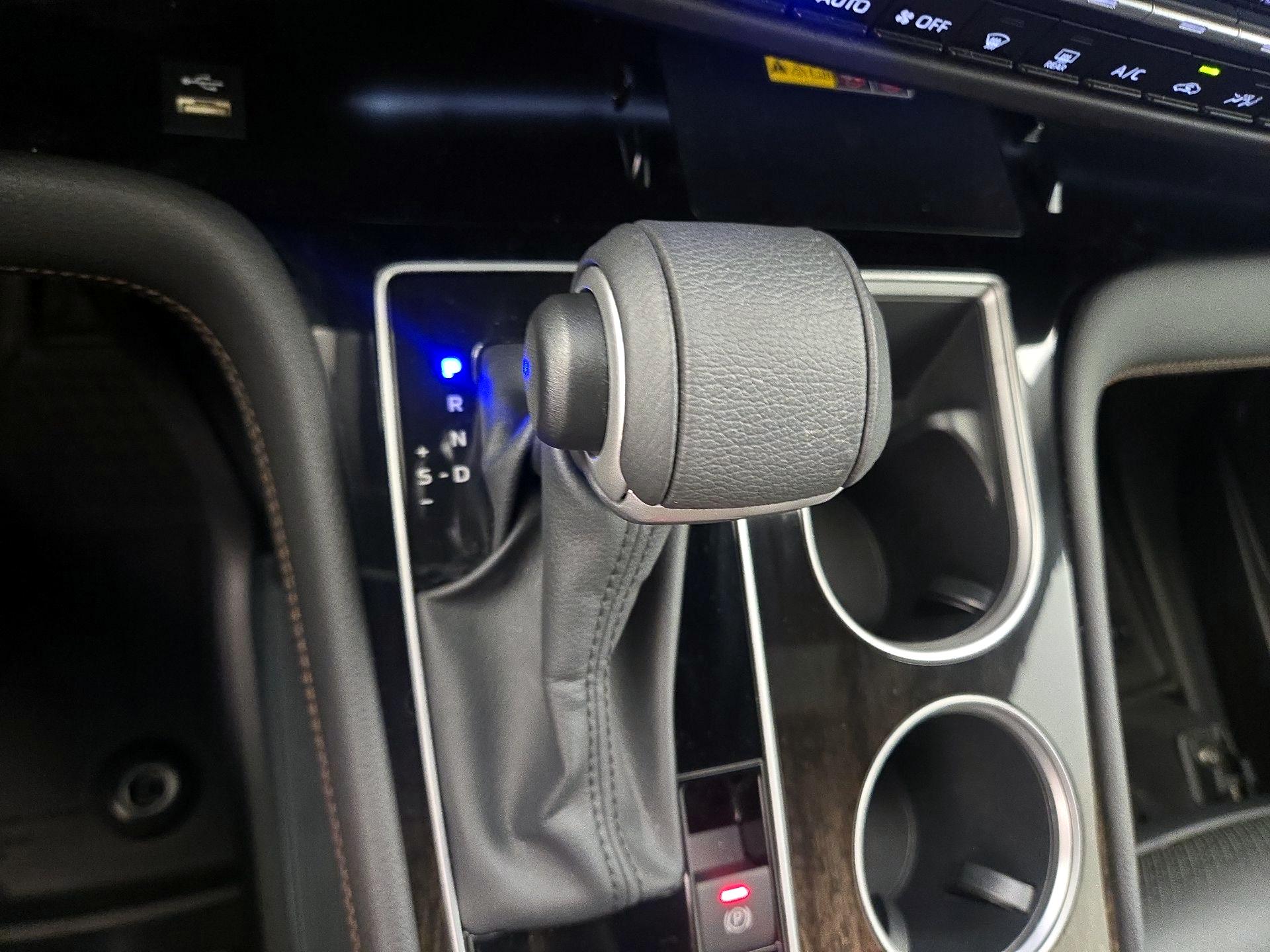 Thumbnail: 2025 Toyota Sienna - 17