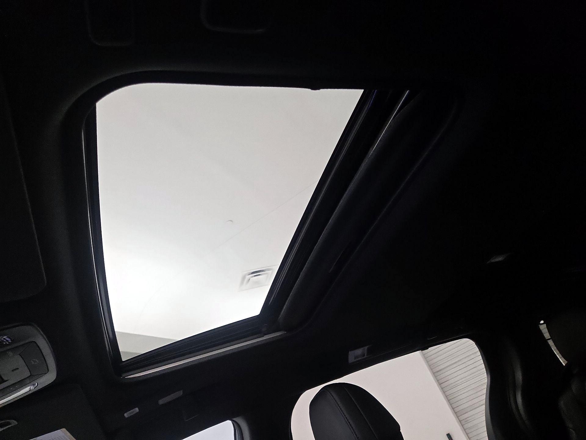 Thumbnail: 2025 Toyota Sienna - 19