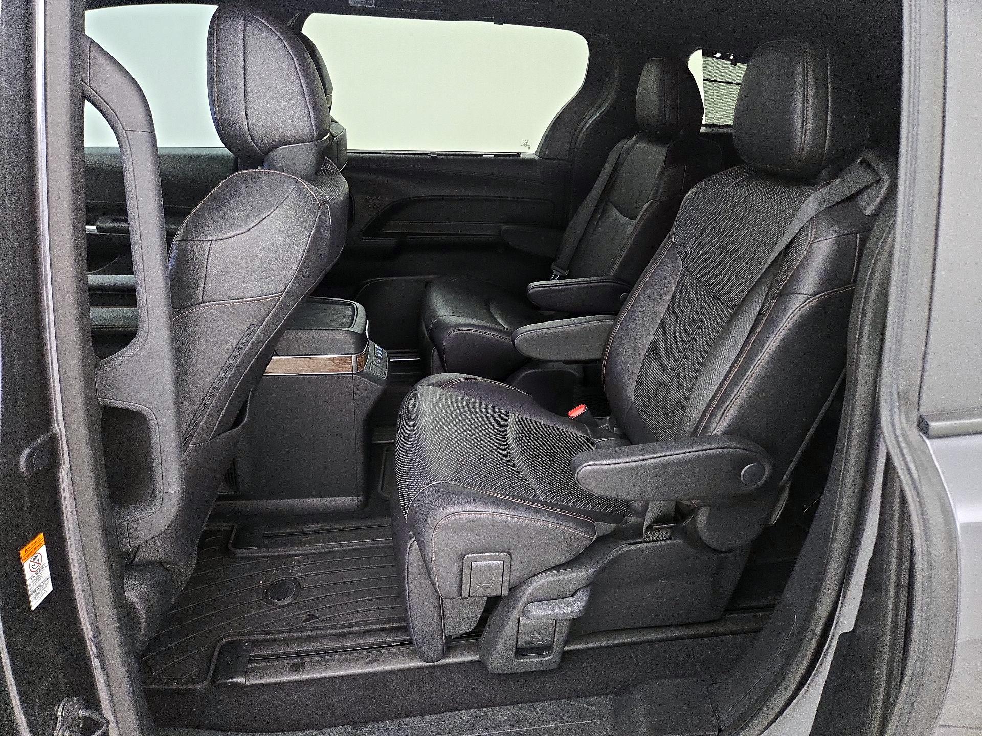 Thumbnail: 2025 Toyota Sienna - 20