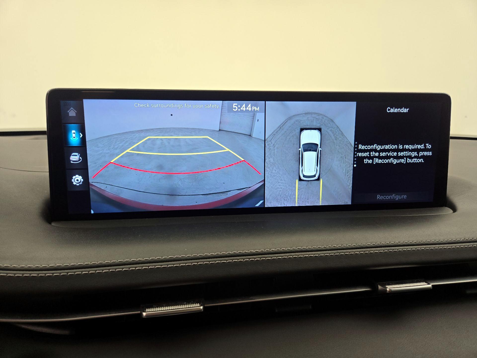 Thumbnail: 2023 Genesis GV70 - 15