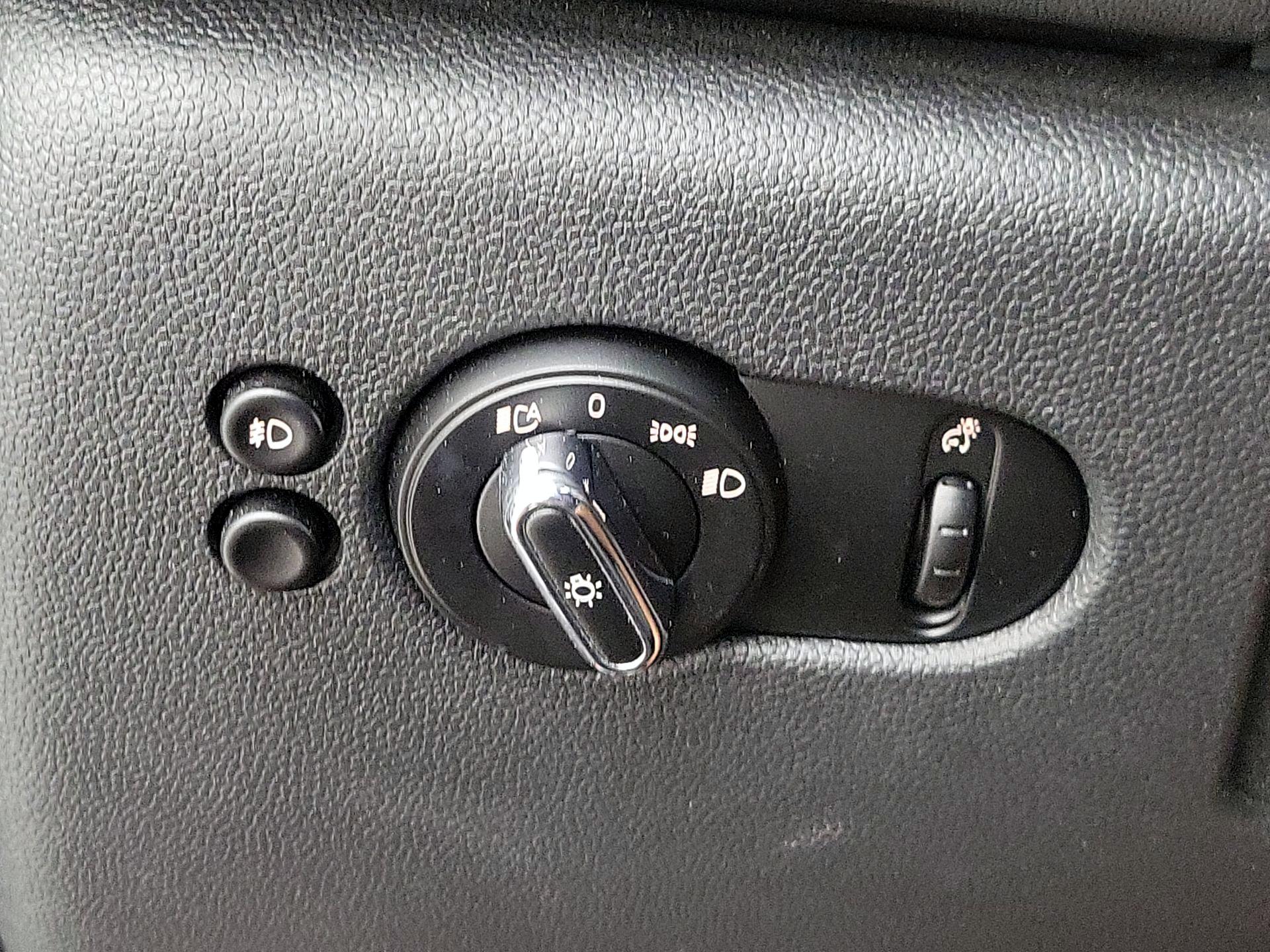 Thumbnail: 2020 MINI Cooper Hardtop - 13