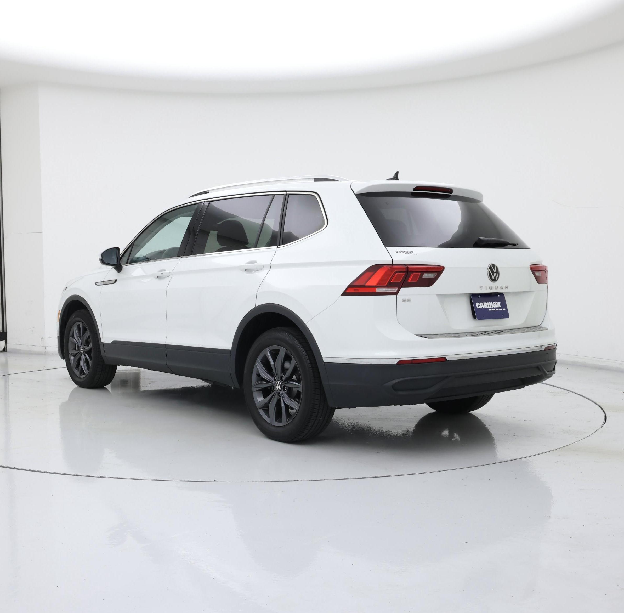 Thumbnail: 2023 Volkswagen Tiguan - 2