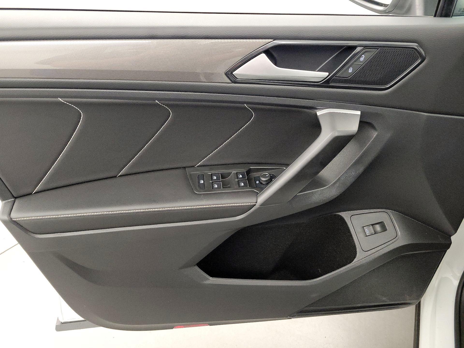 Thumbnail: 2024 Volkswagen Tiguan - 12