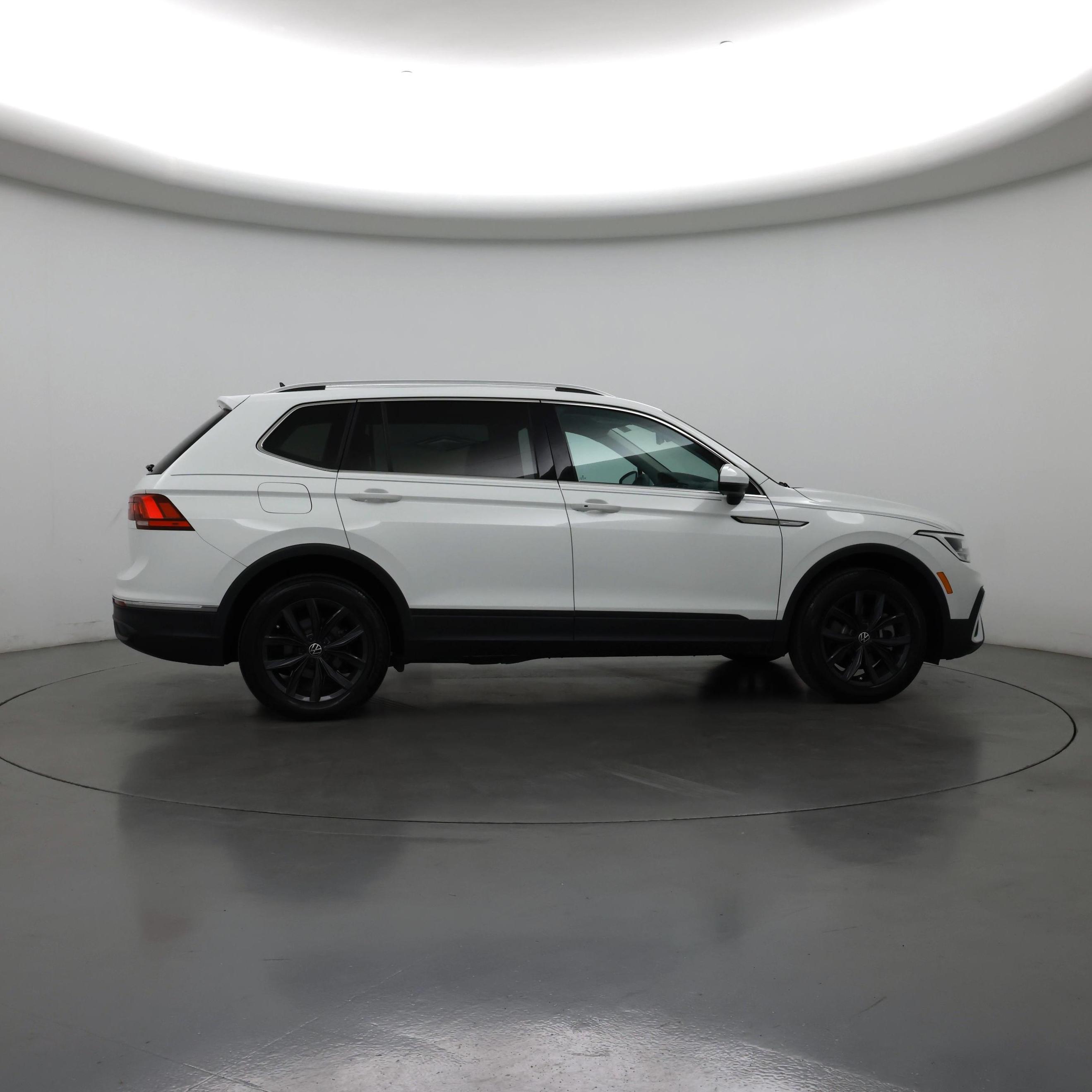 Thumbnail: 2024 Volkswagen Tiguan - 7