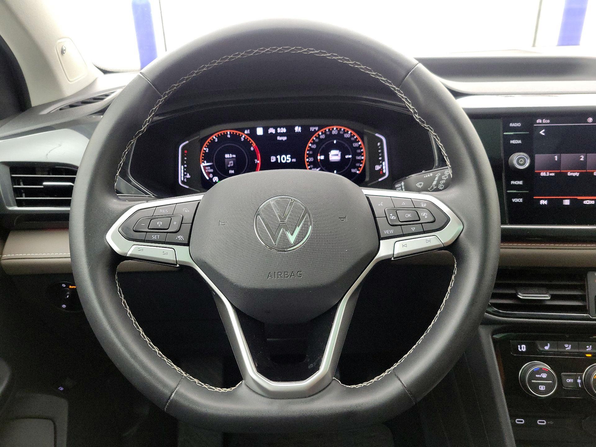 Thumbnail: 2022 Volkswagen Taos - 10