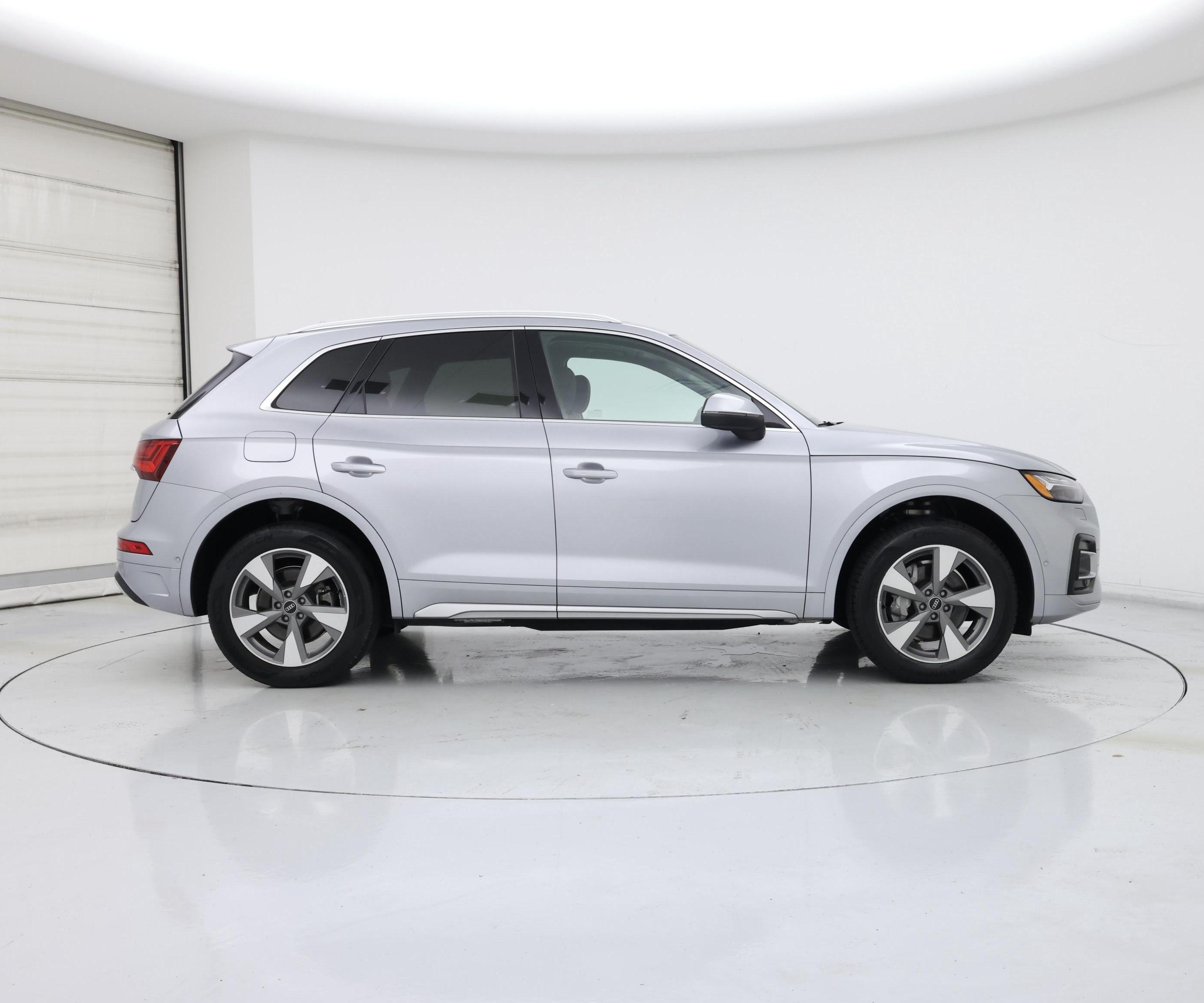 Thumbnail: 2023 Audi Q5 - 7