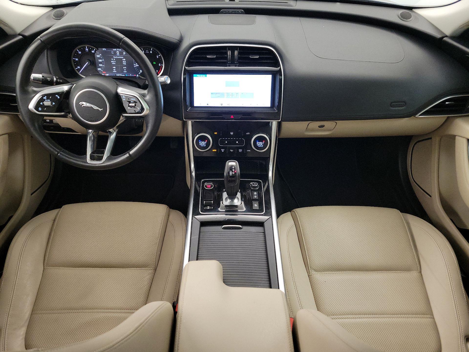 Thumbnail: 2020 Jaguar XE - 9