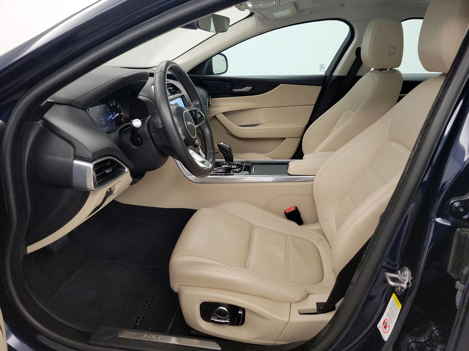 Thumbnail: 2020 Jaguar XE - 11