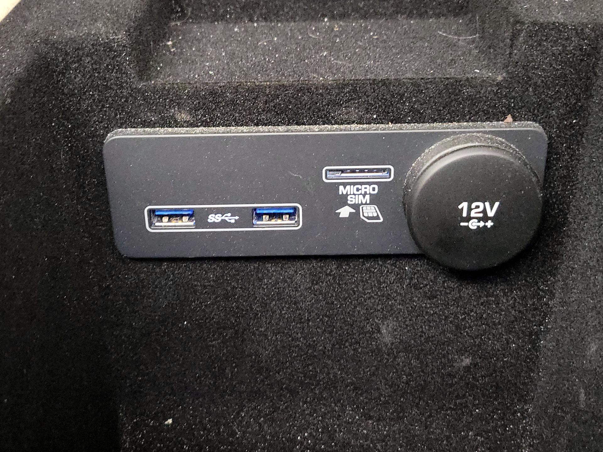 Thumbnail: 2020 Jaguar XE - 18