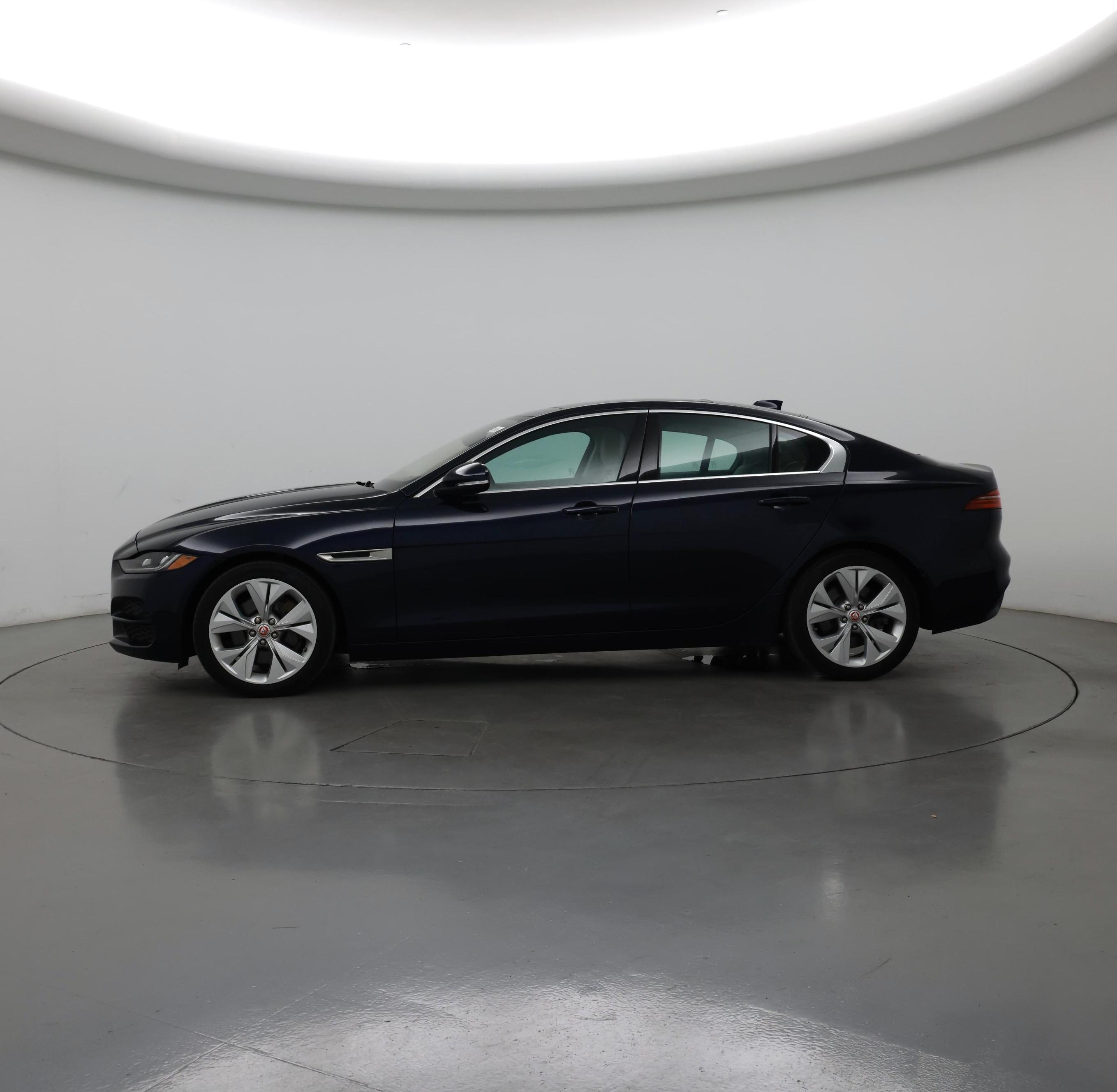 Thumbnail: 2020 Jaguar XE - 3