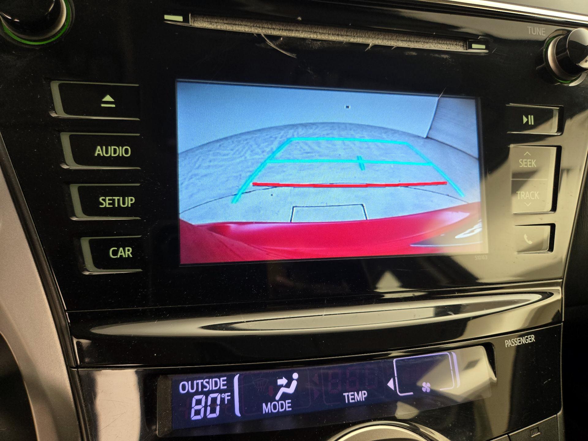Thumbnail: 2017 Toyota Prius v - 14