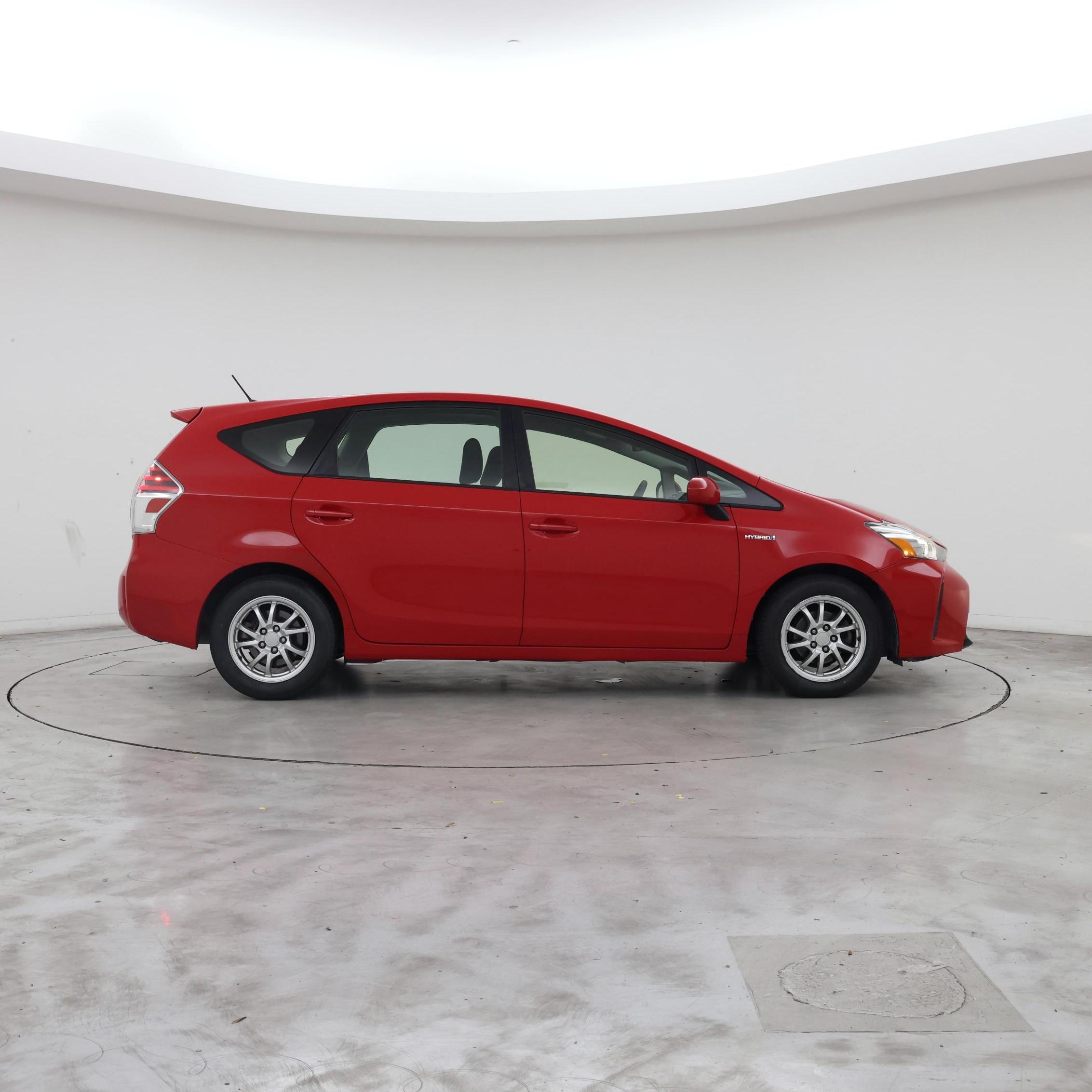 Thumbnail: 2017 Toyota Prius v - 7