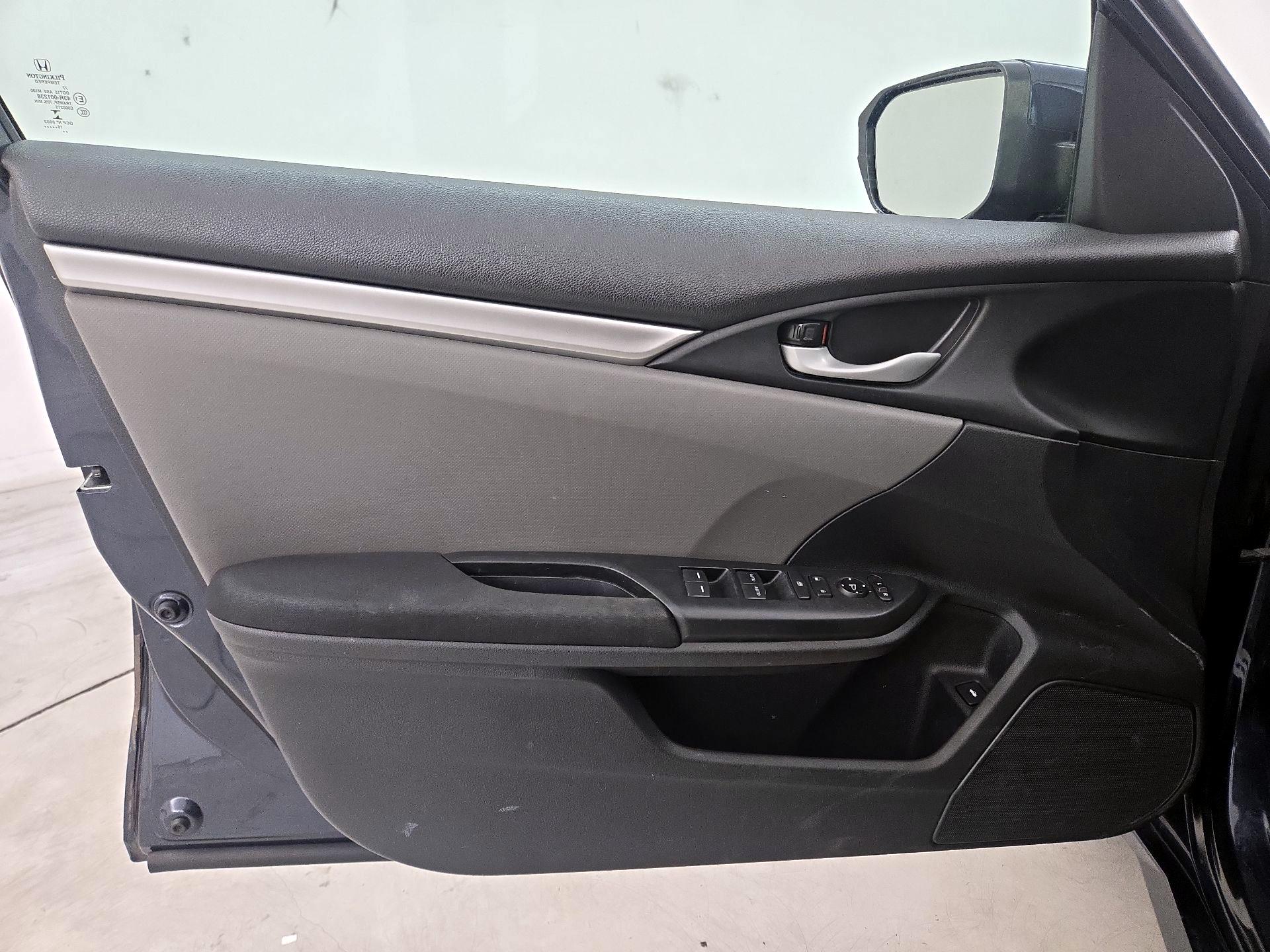 Thumbnail: 2017 Honda Civic - 12