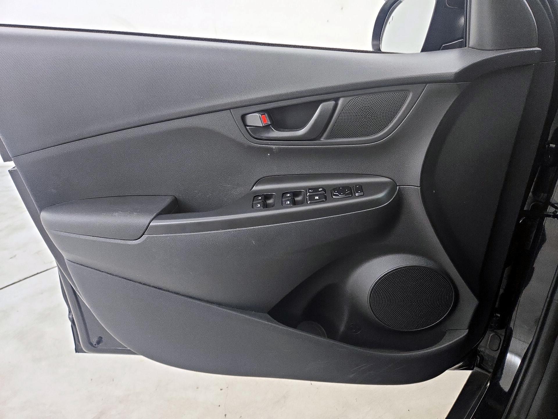 Thumbnail: 2020 Hyundai Kona - 12