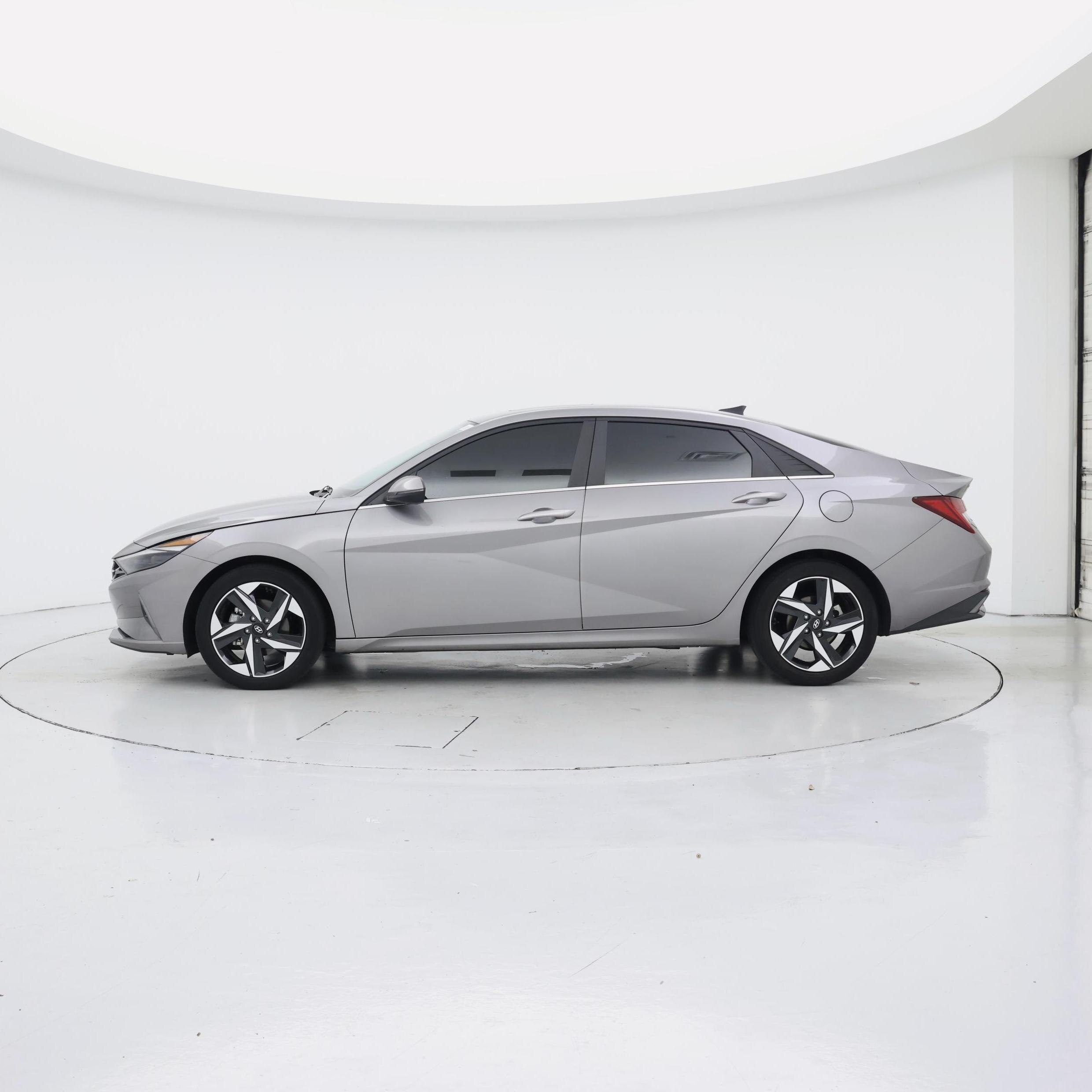 Thumbnail: 2023 Hyundai Elantra - 3