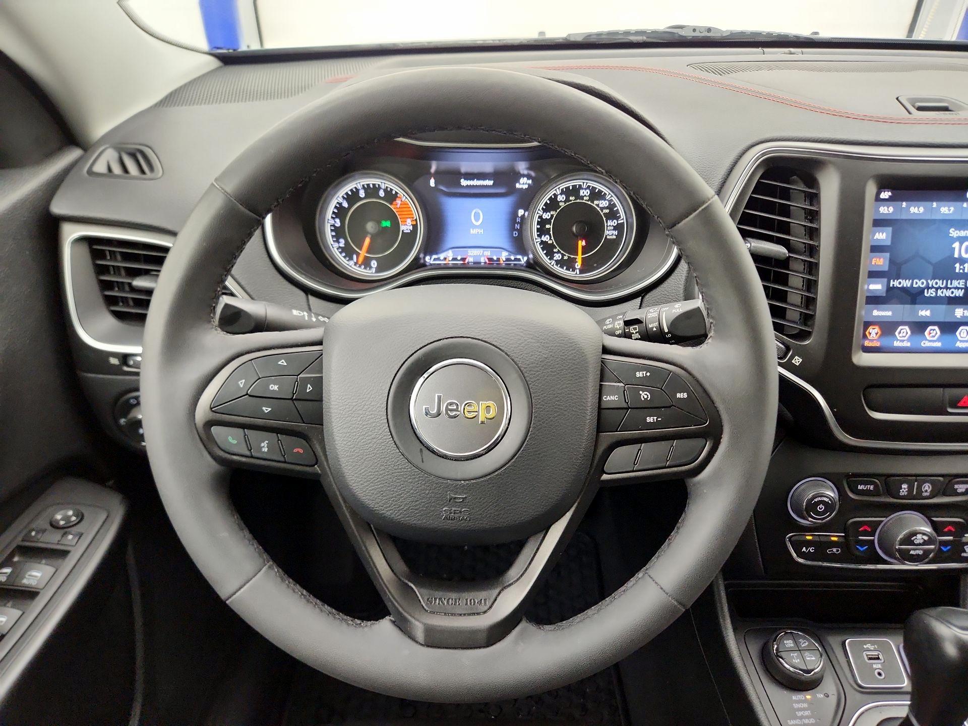 Thumbnail: 2022 Jeep Cherokee - 10