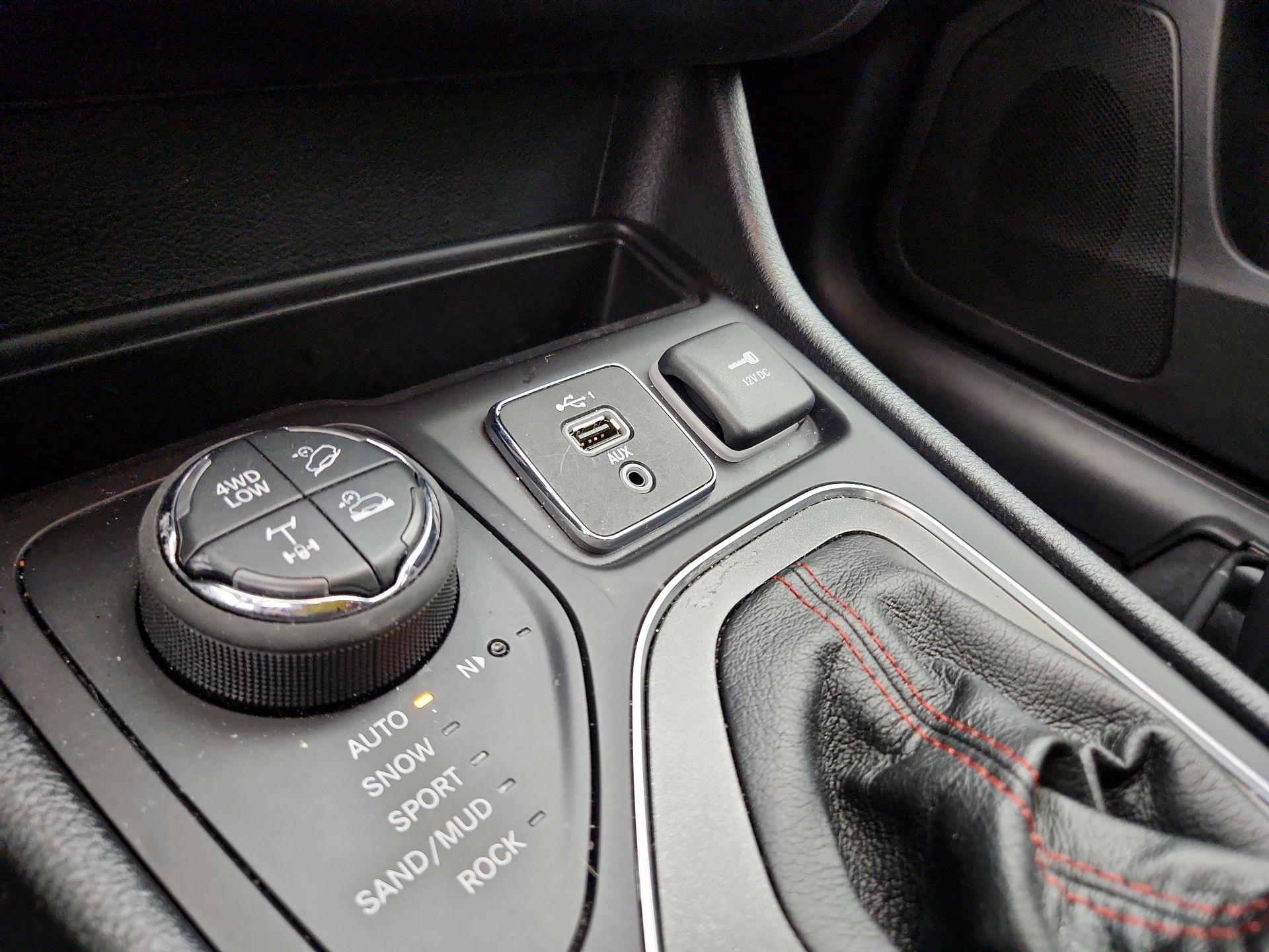 Thumbnail: 2022 Jeep Cherokee - 18