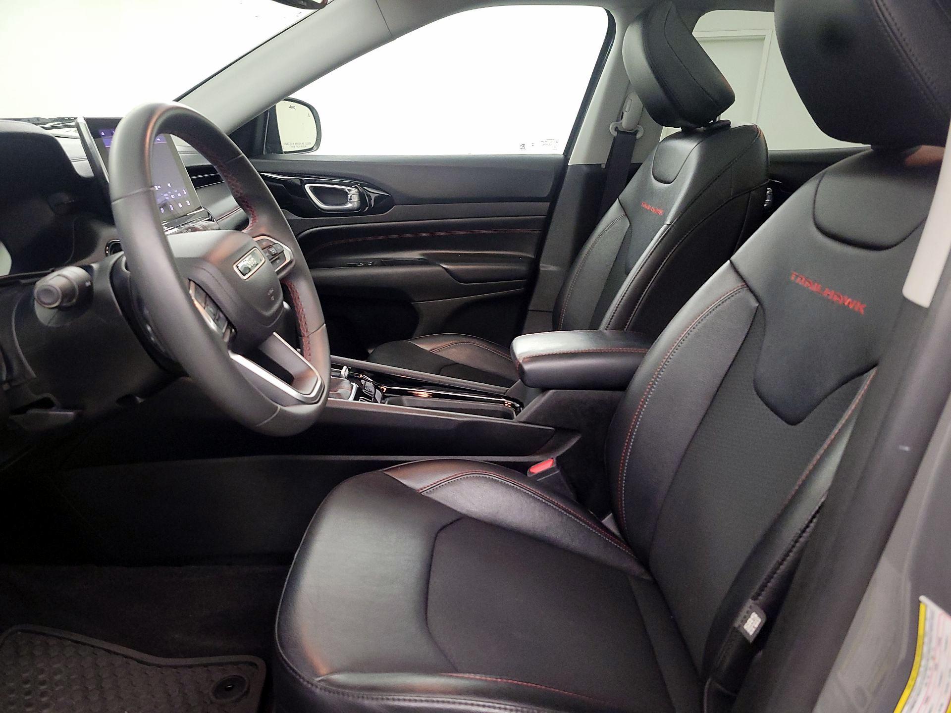 Thumbnail: 2022 Jeep Compass - 11