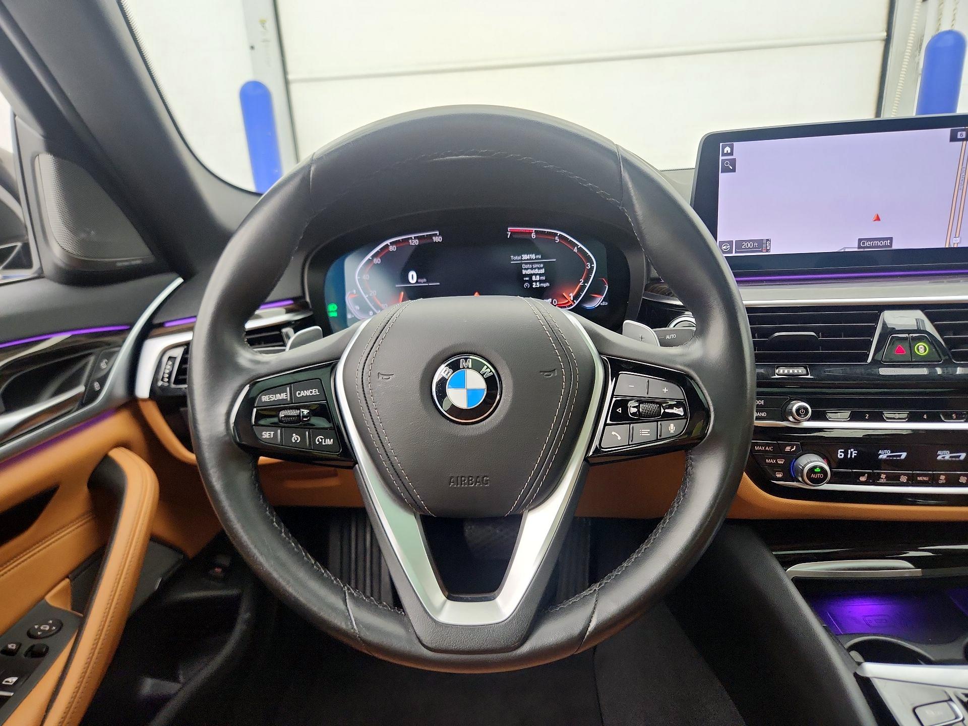 Thumbnail: 2021 BMW 5 Series - 10