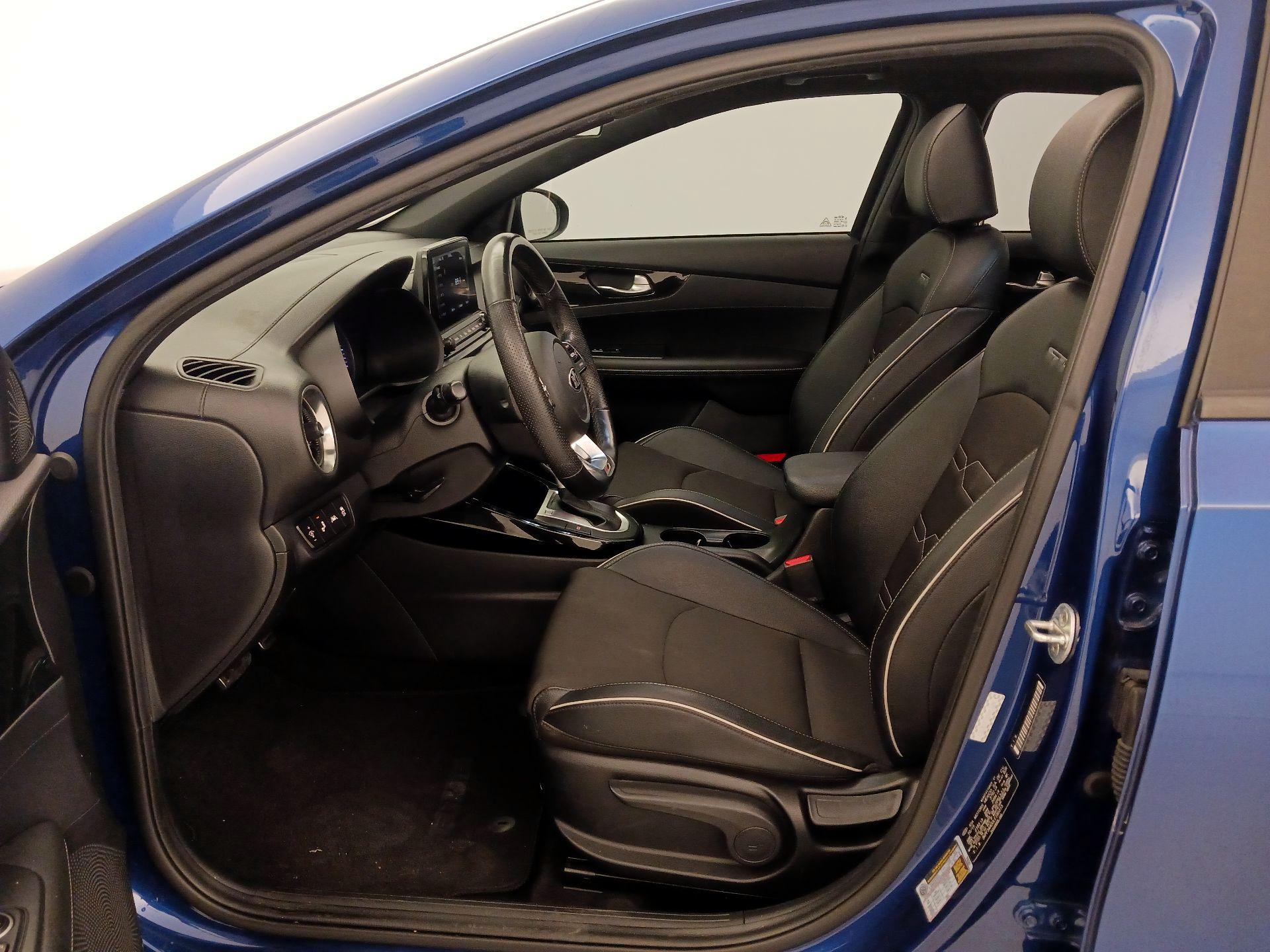 Thumbnail: 2020 Kia Forte - 11