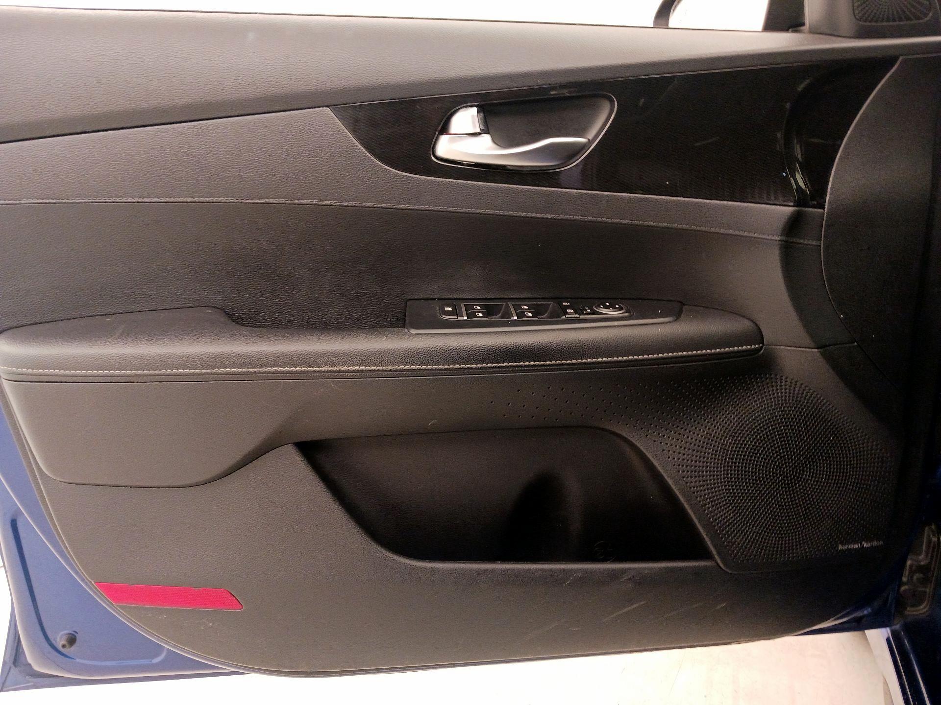 Thumbnail: 2020 Kia Forte - 12