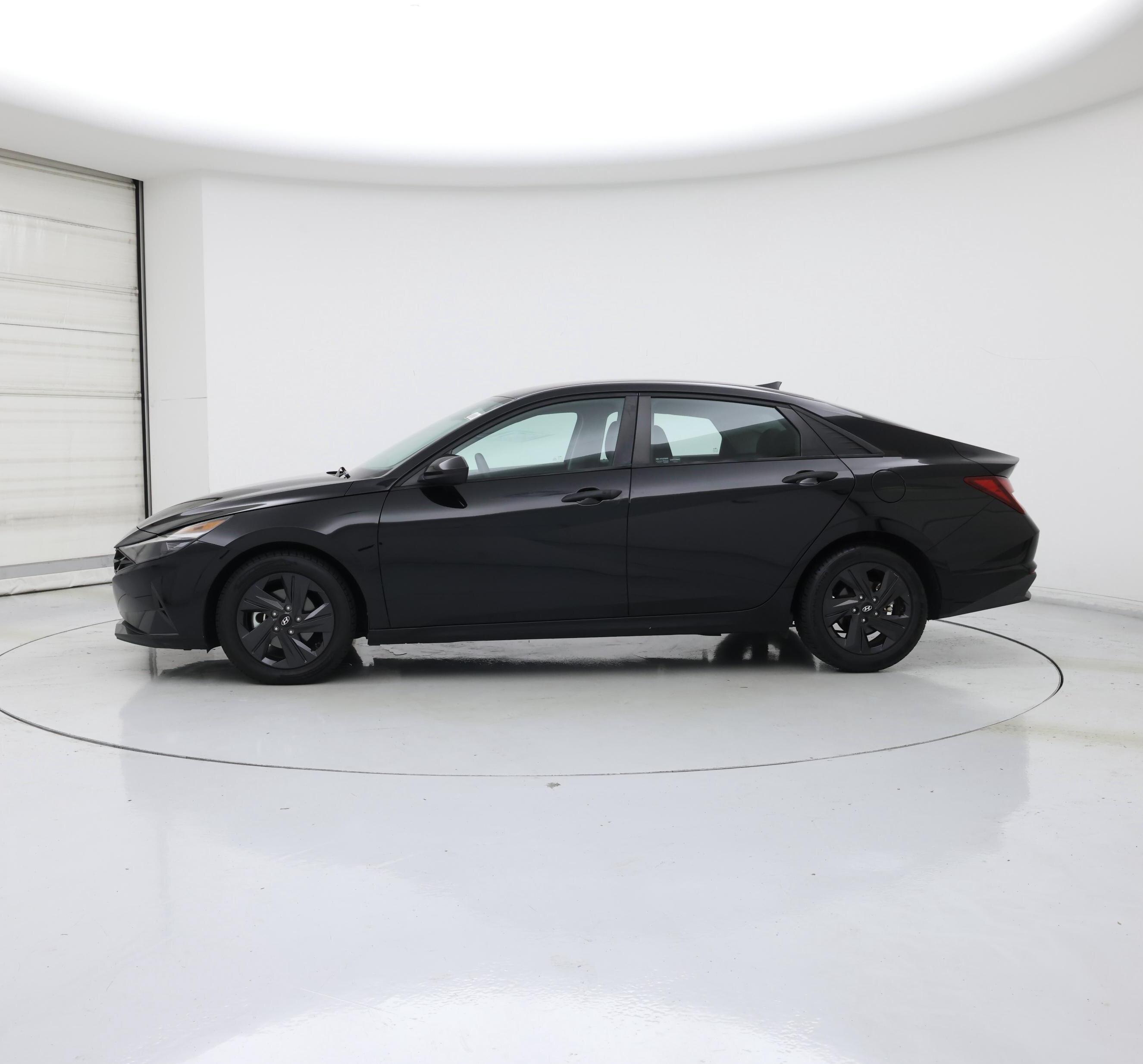 Thumbnail: 2021 Hyundai Elantra - 3