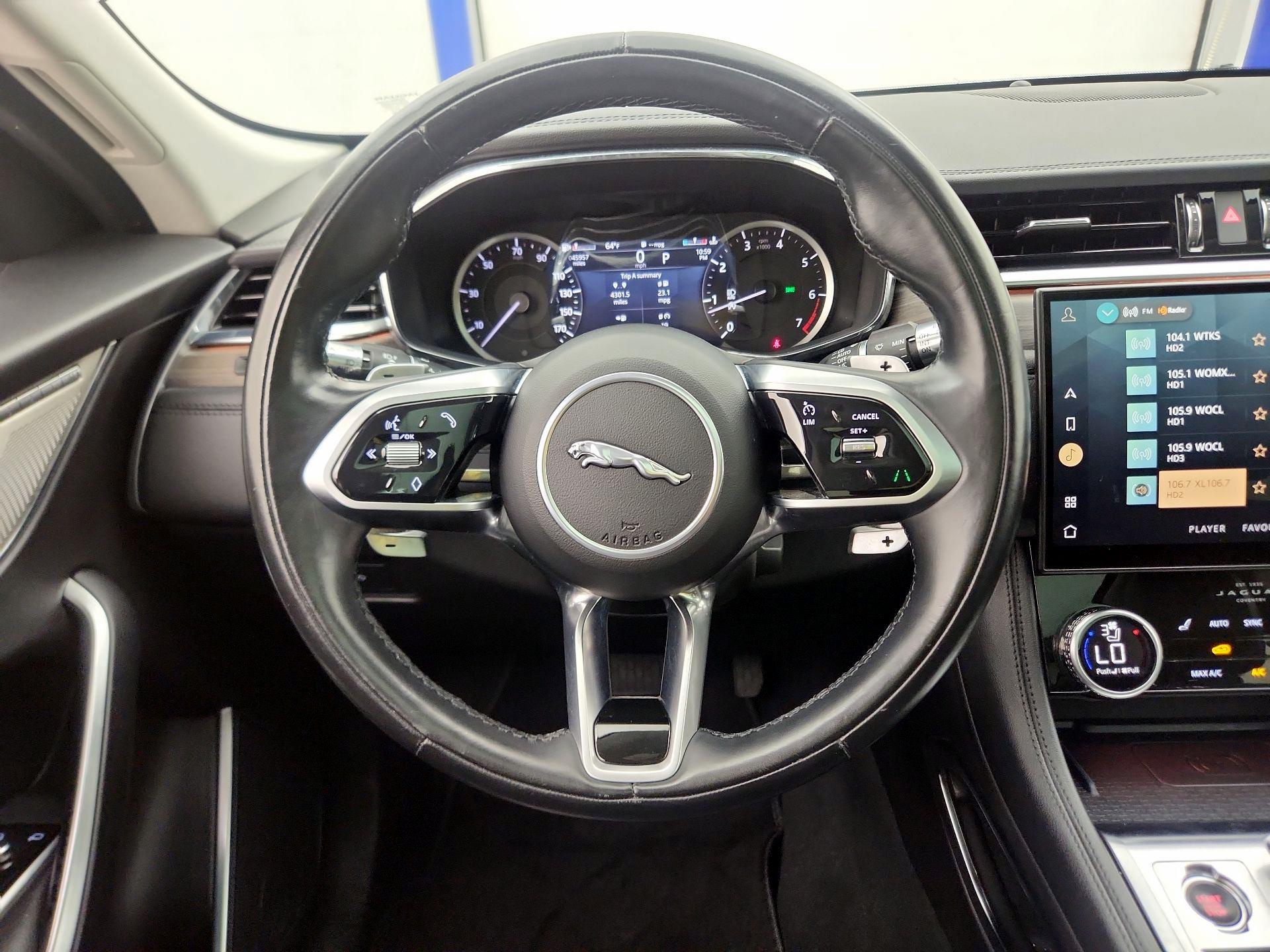 Thumbnail: 2022 Jaguar F-Pace - 10