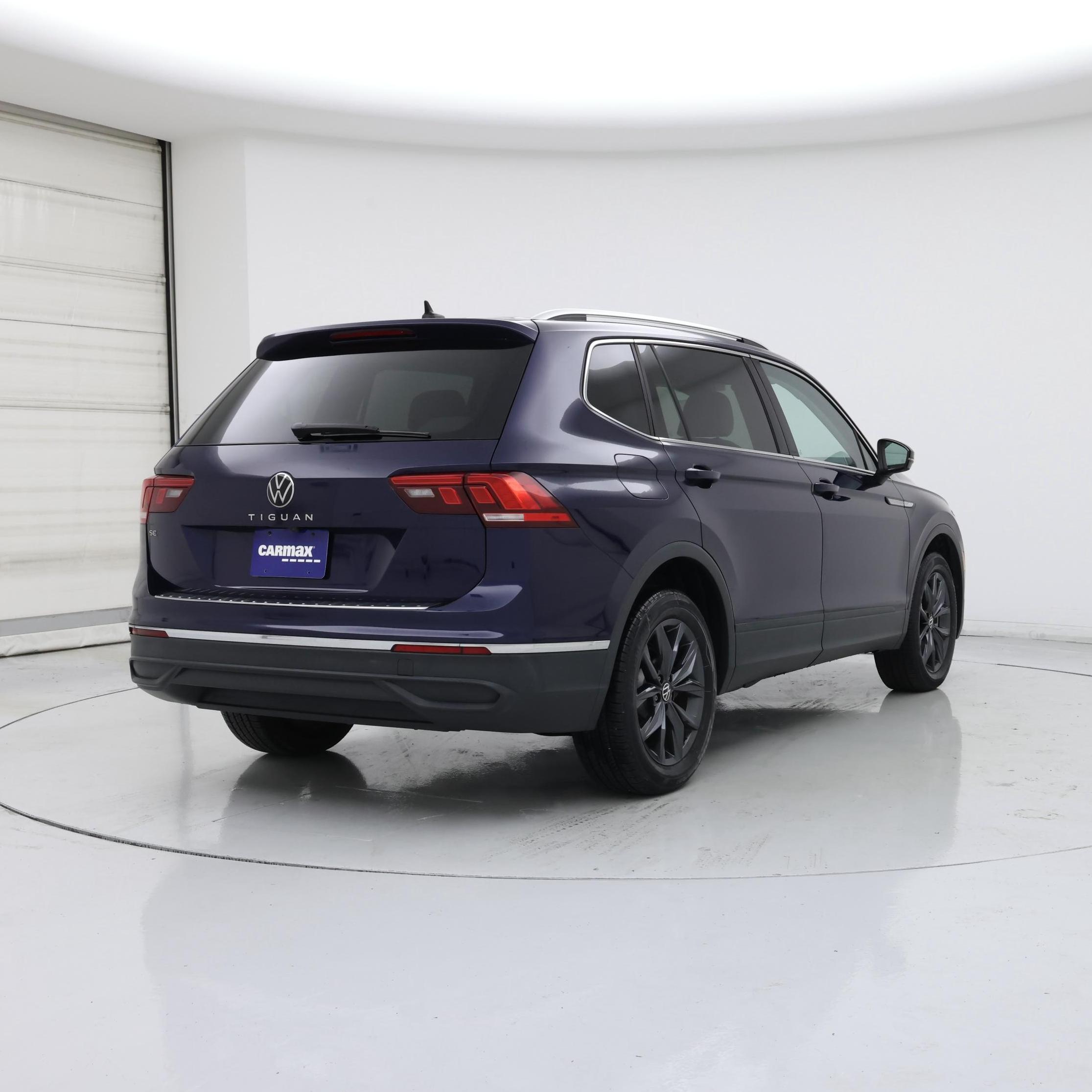 Thumbnail: 2023 Volkswagen Tiguan - 8