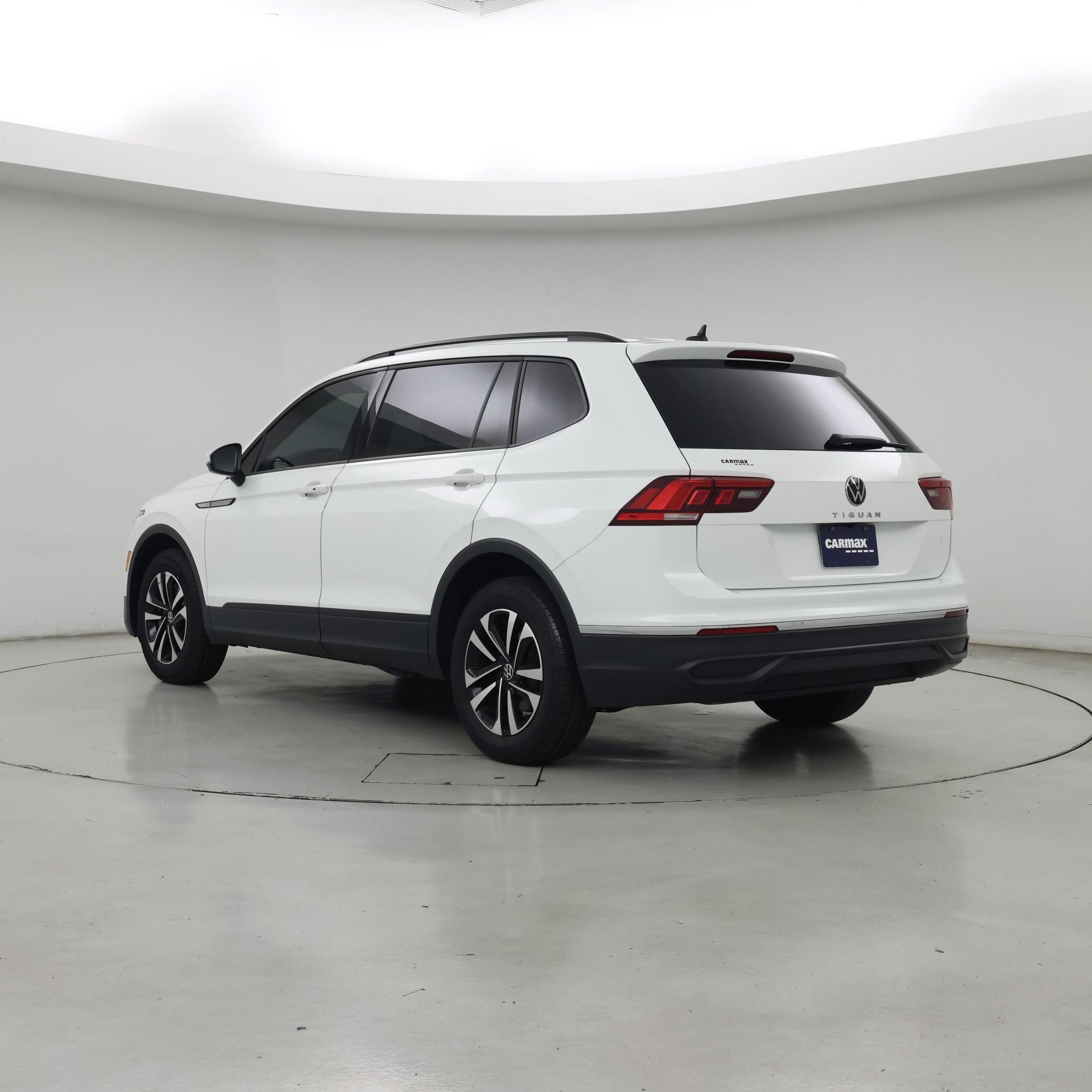 Thumbnail: 2023 Volkswagen Tiguan - 2