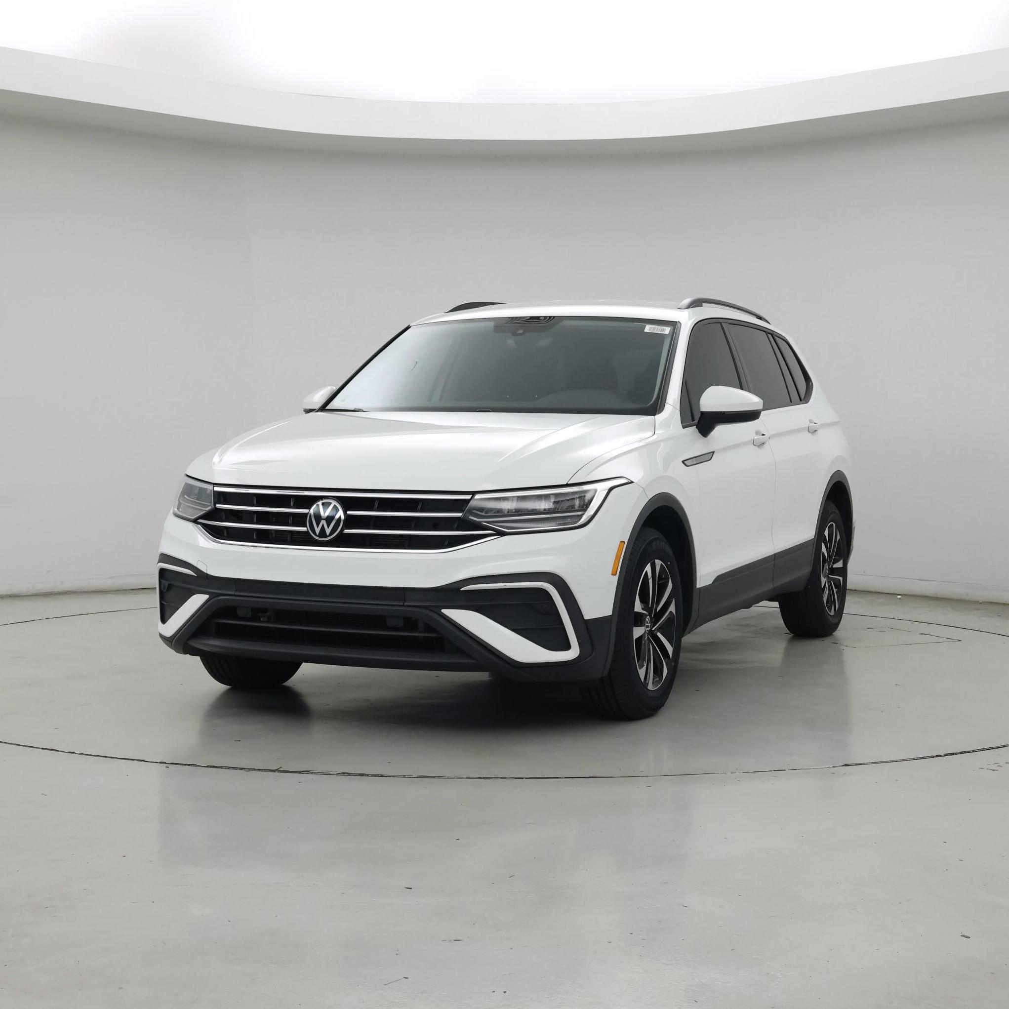 Thumbnail: 2023 Volkswagen Tiguan - 4