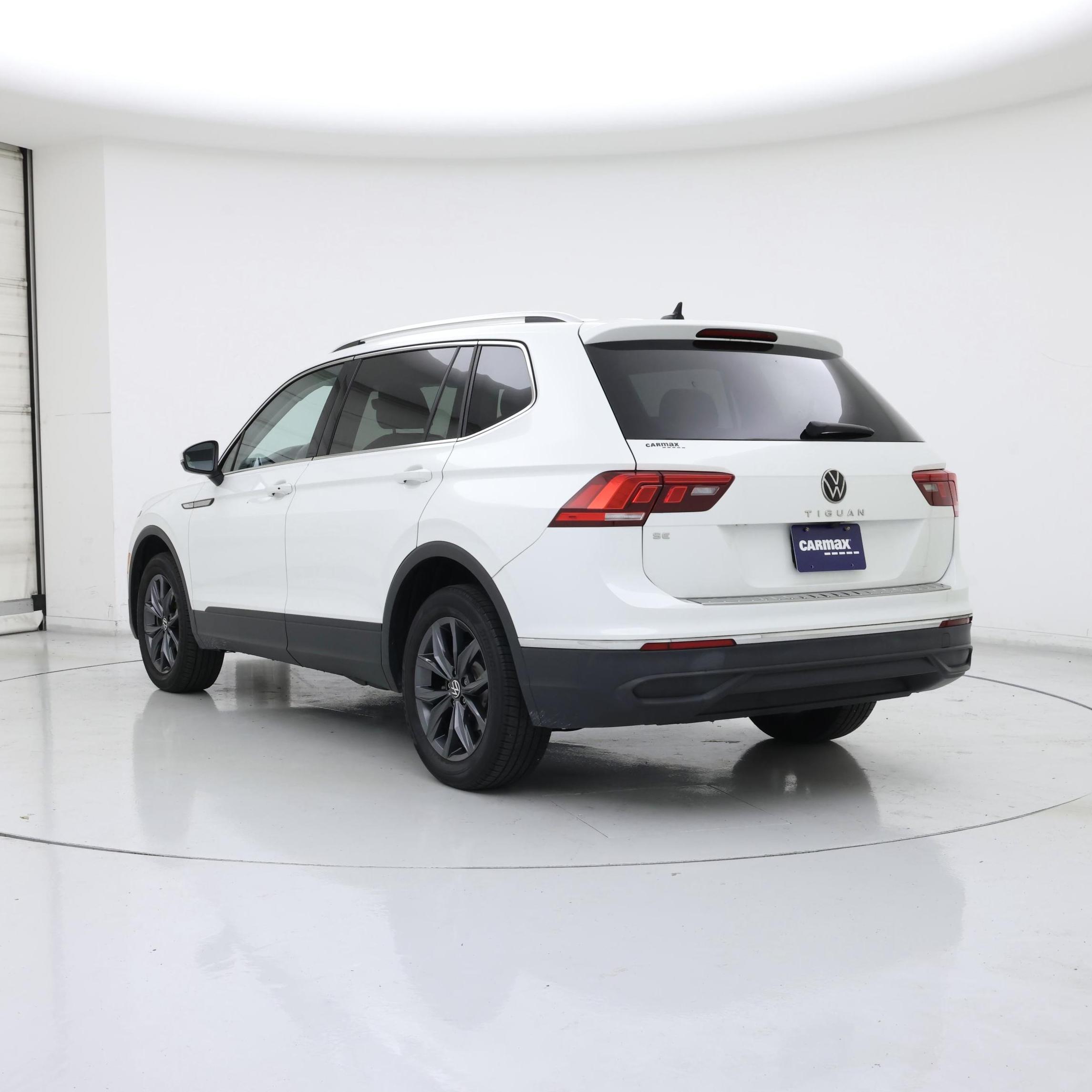 Thumbnail: 2023 Volkswagen Tiguan - 2
