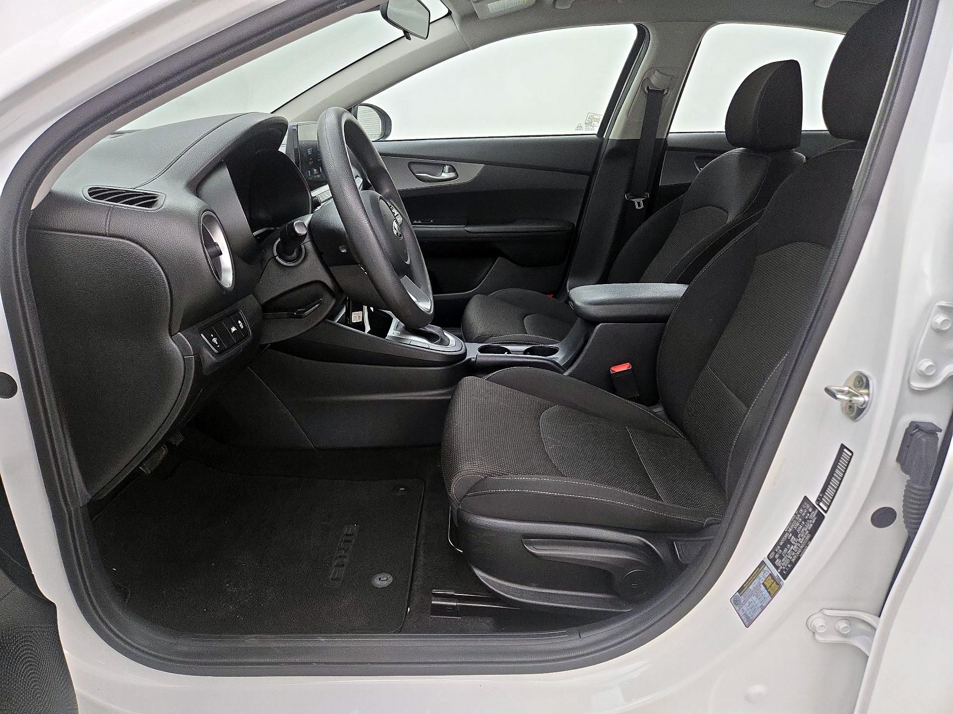 Thumbnail: 2019 Kia Forte - 11