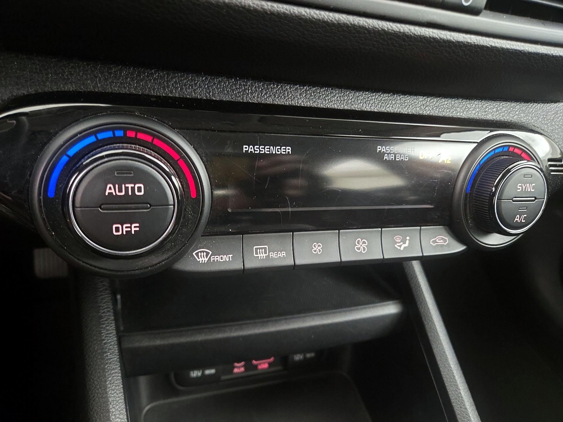 Thumbnail: 2019 Kia Forte - 16